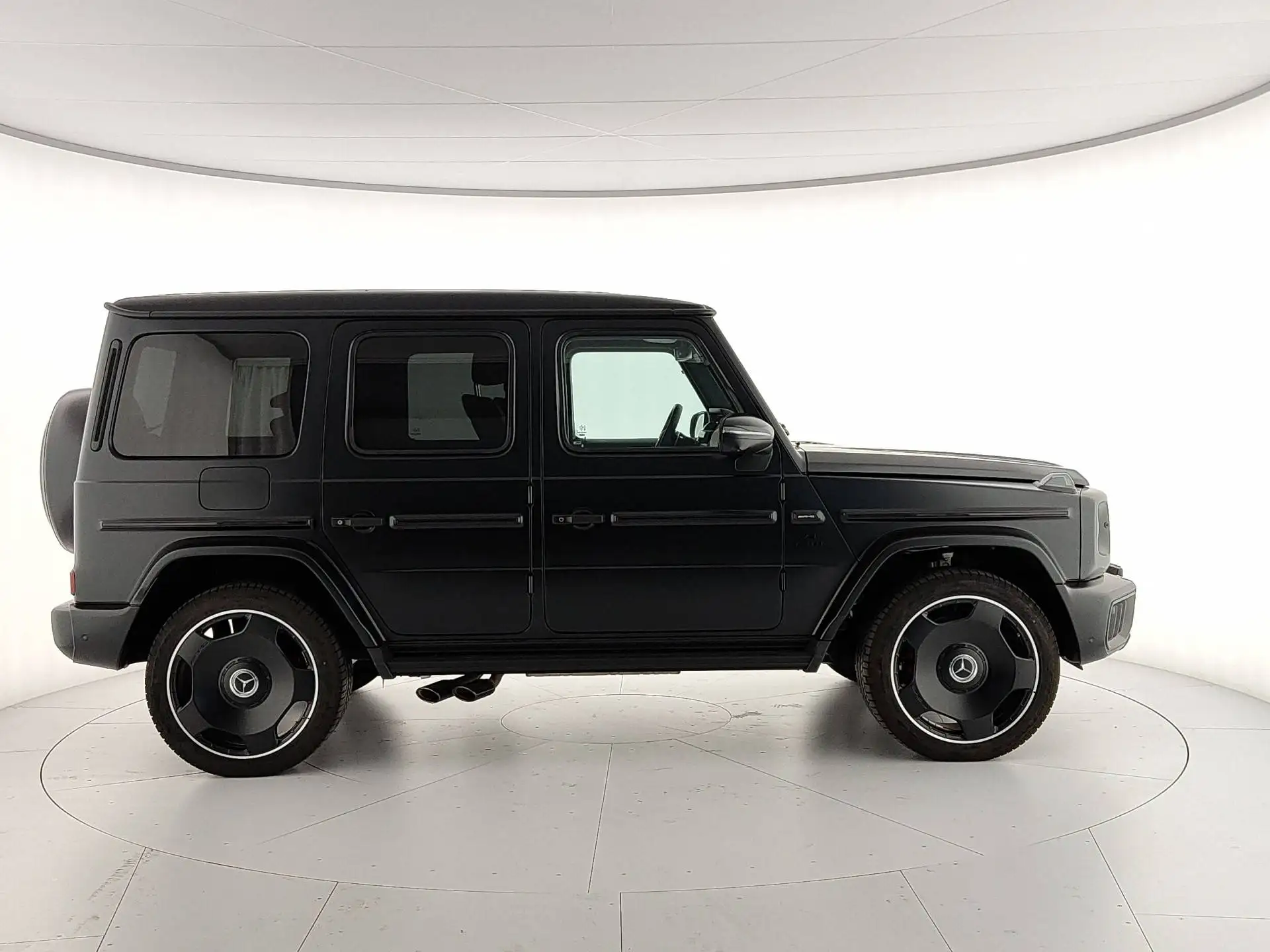벤츠 G-Class 2026 건메탈 사진 5