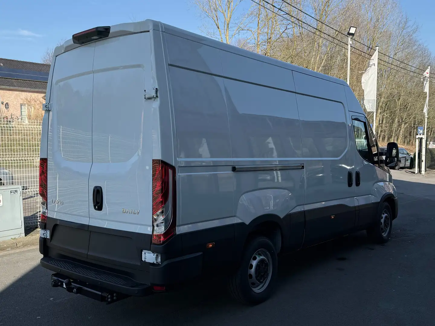 Iveco Daily L3H2 Bílá - 2