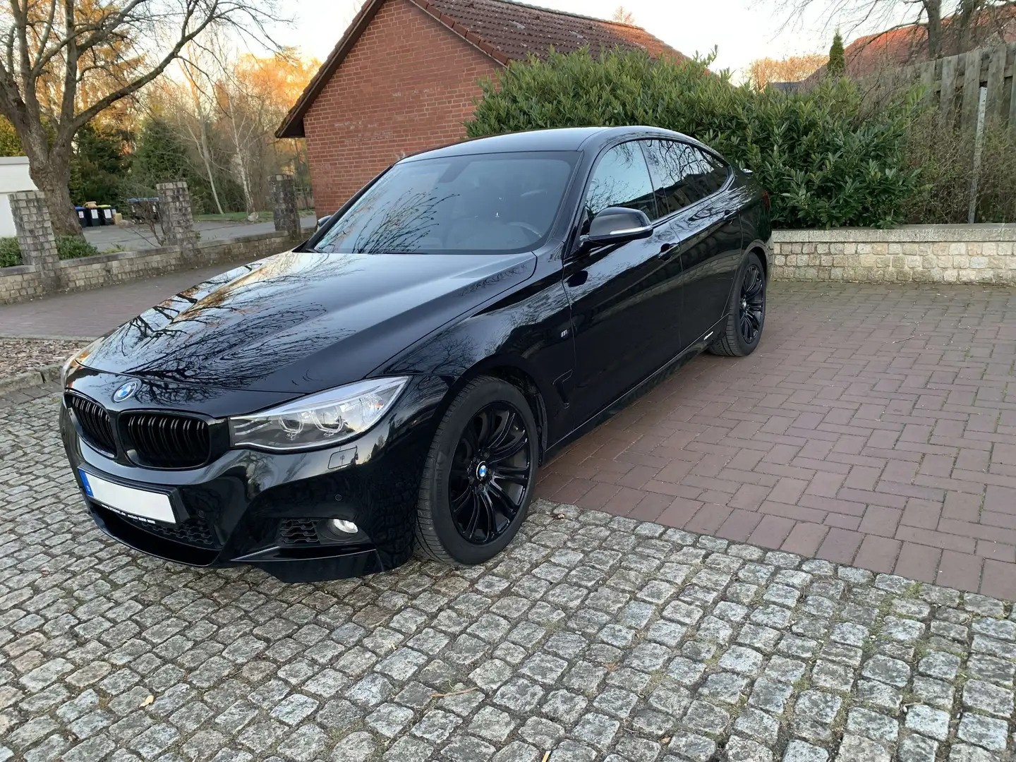 BMW 320 320d GT M Sport-Aut. Leder/Xenon/Navi/Tempomat Negro - 1