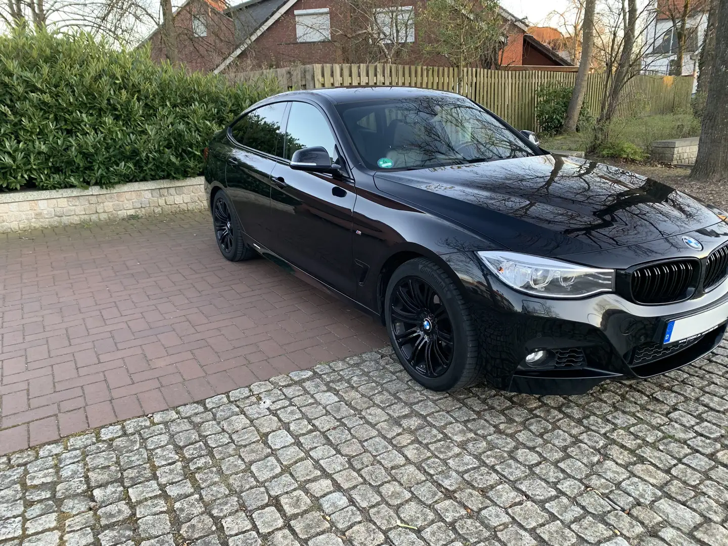BMW 320 320d GT M Sport-Aut. Leder/Xenon/Navi/Tempomat Negro - 2