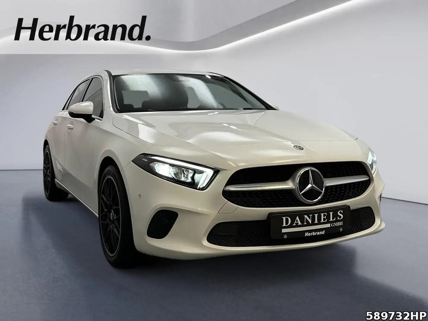Mercedes-Benz A 200 Progressive Rückfahrkamera LED MBUX 18Zoll Weiß - 2