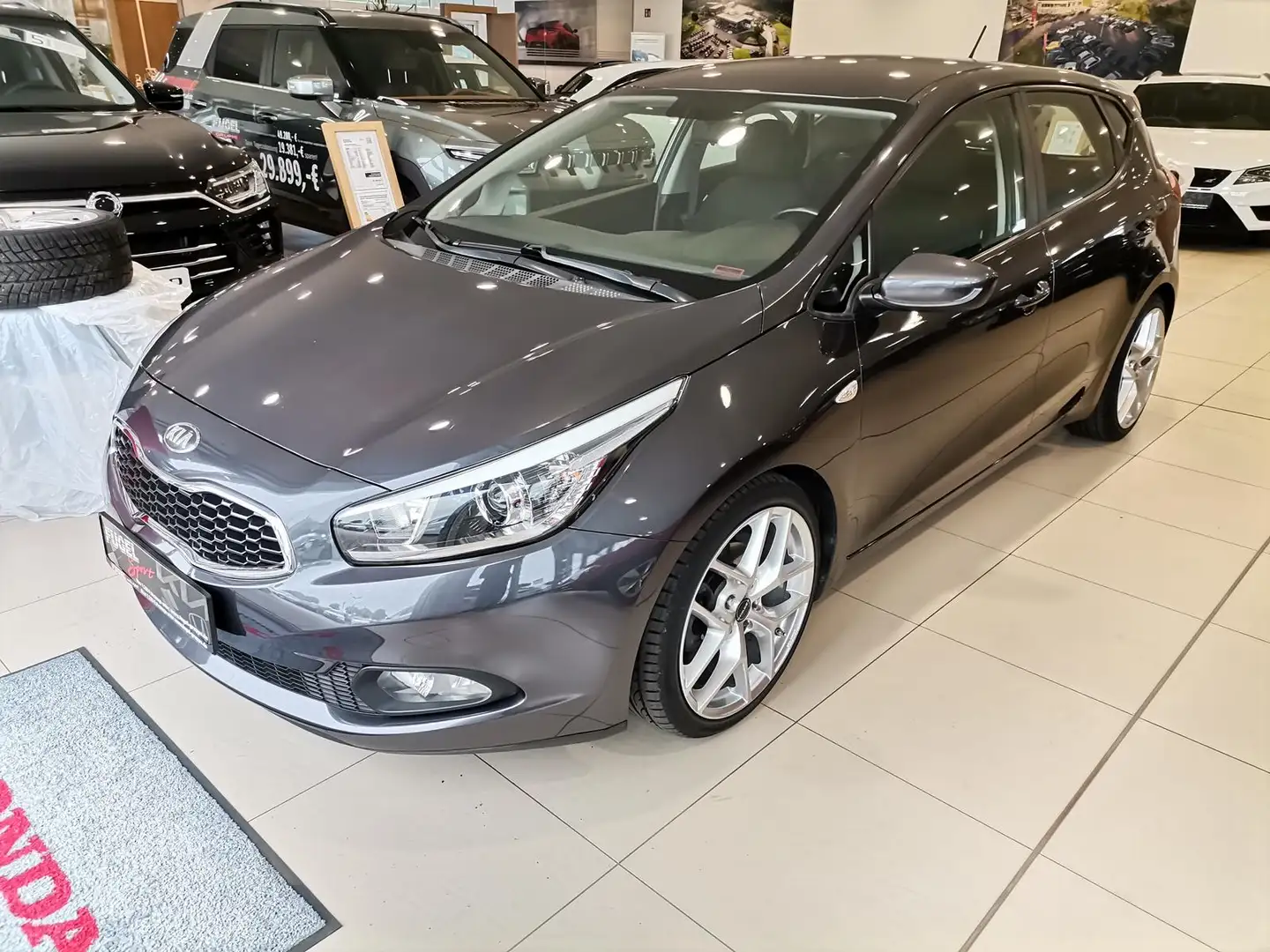 Kia Ceed / cee'd 1.6 GDI Edition 7 Klima|SHZ|PDC Grau - 2