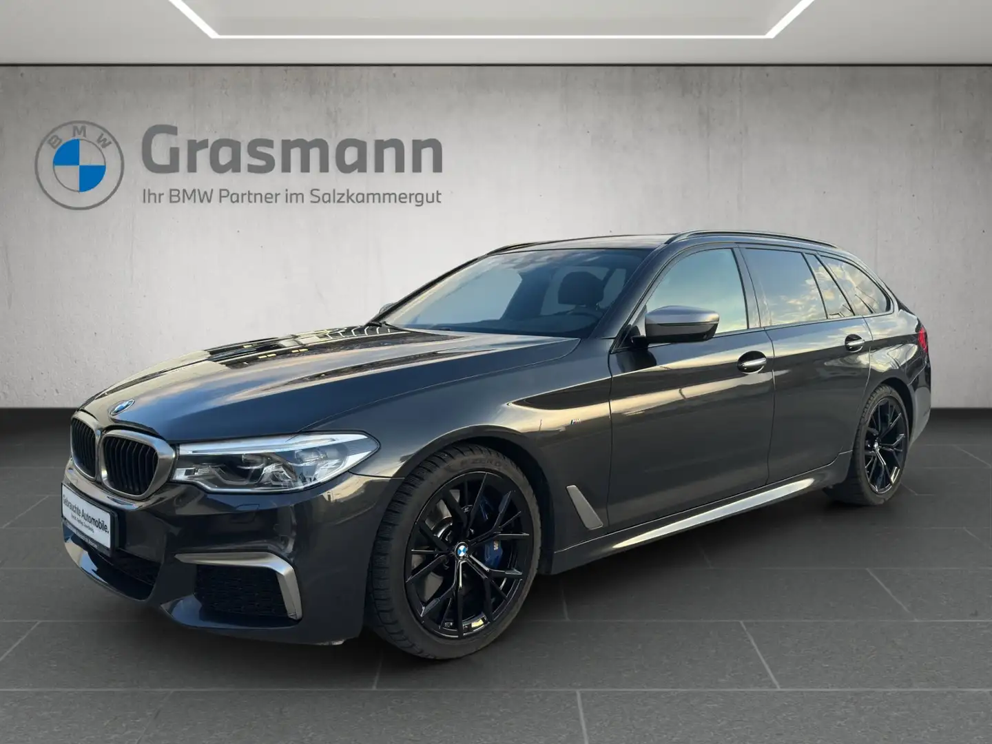 BMW M550 d xDrive Grau - 1