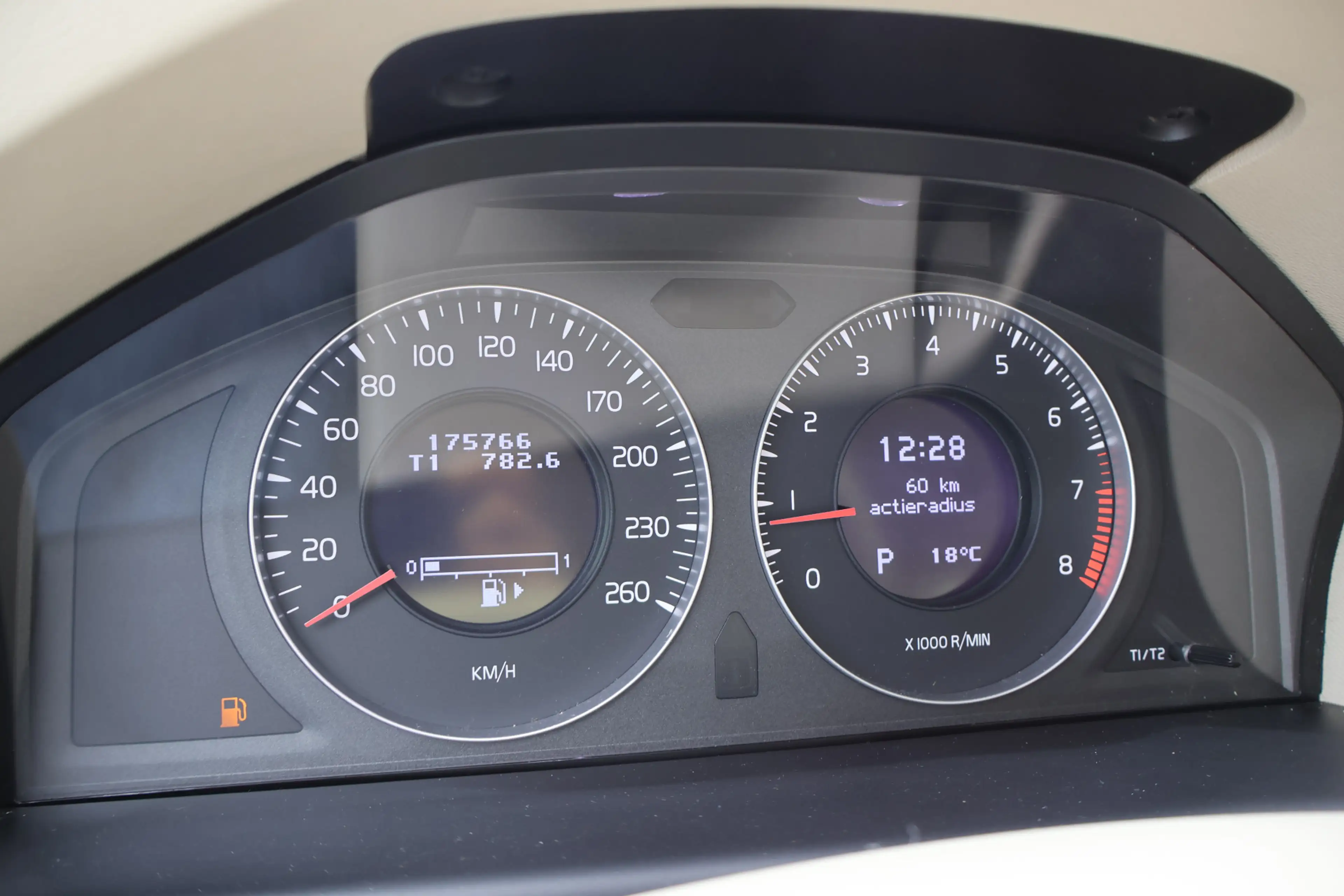 Volvo S80 2.0 T Limited Edition — photo 8