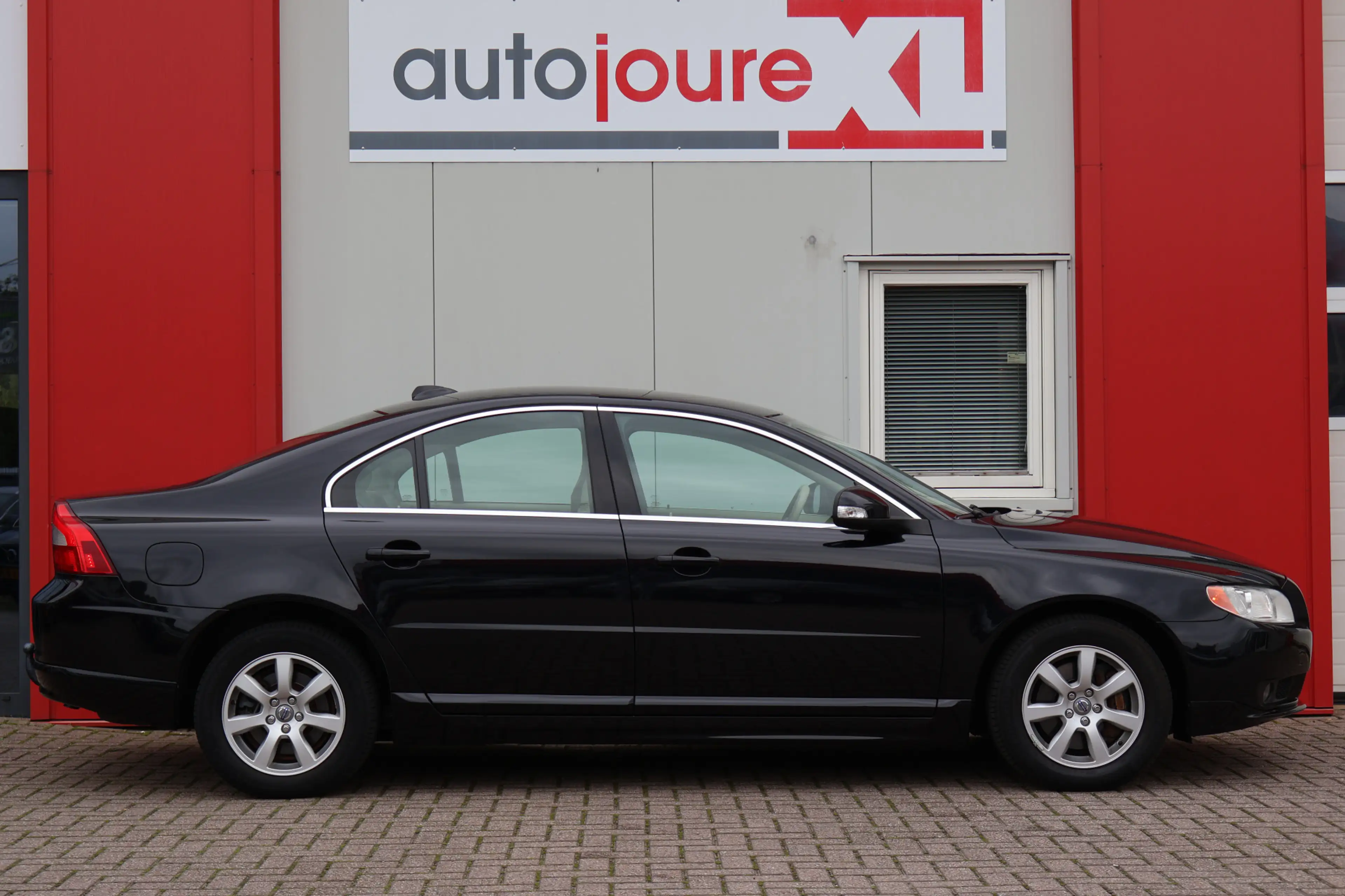 Volvo S80 2.0 T Limited Edition — photo 3