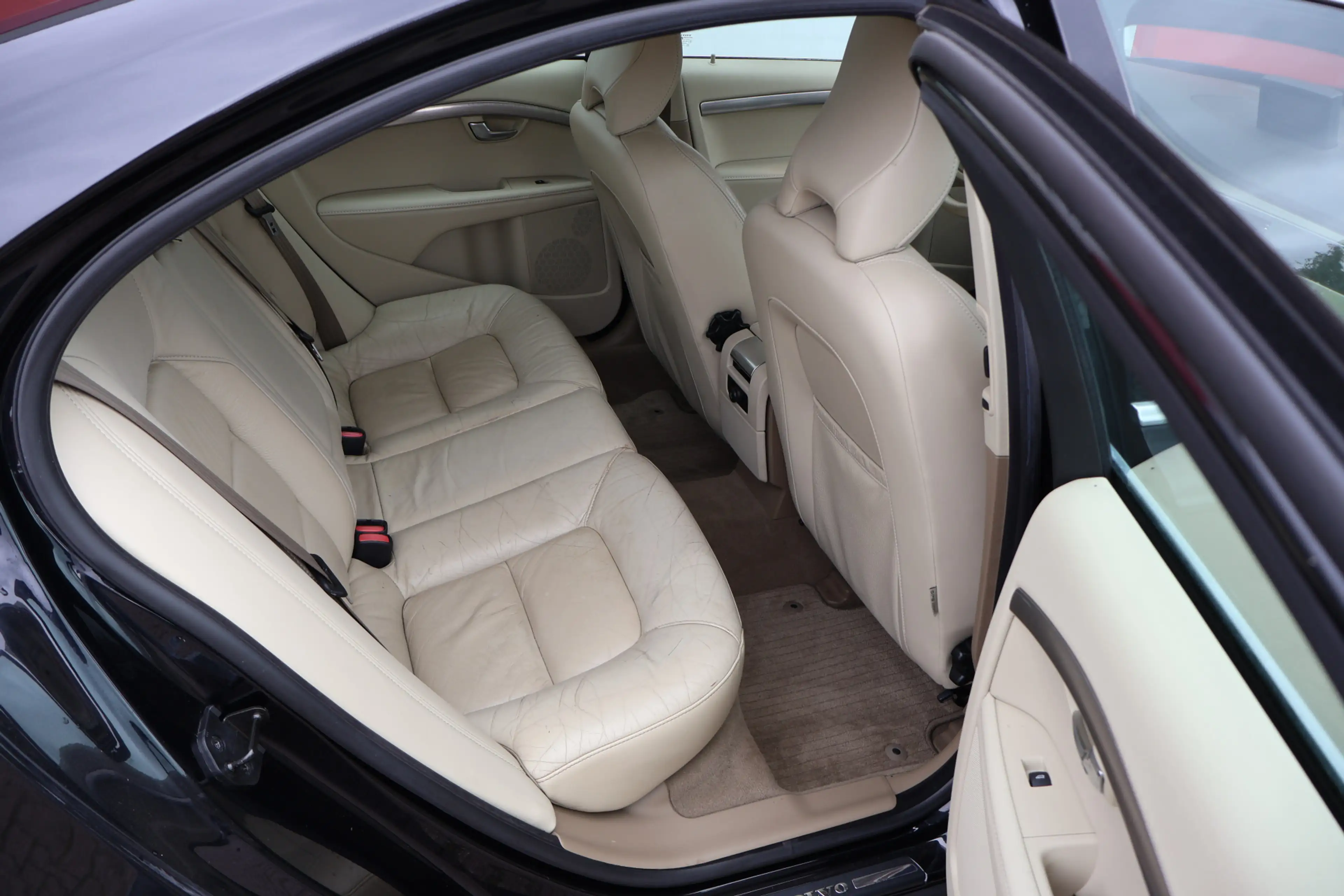 Volvo S80 2.0 T Limited Edition — photo 15