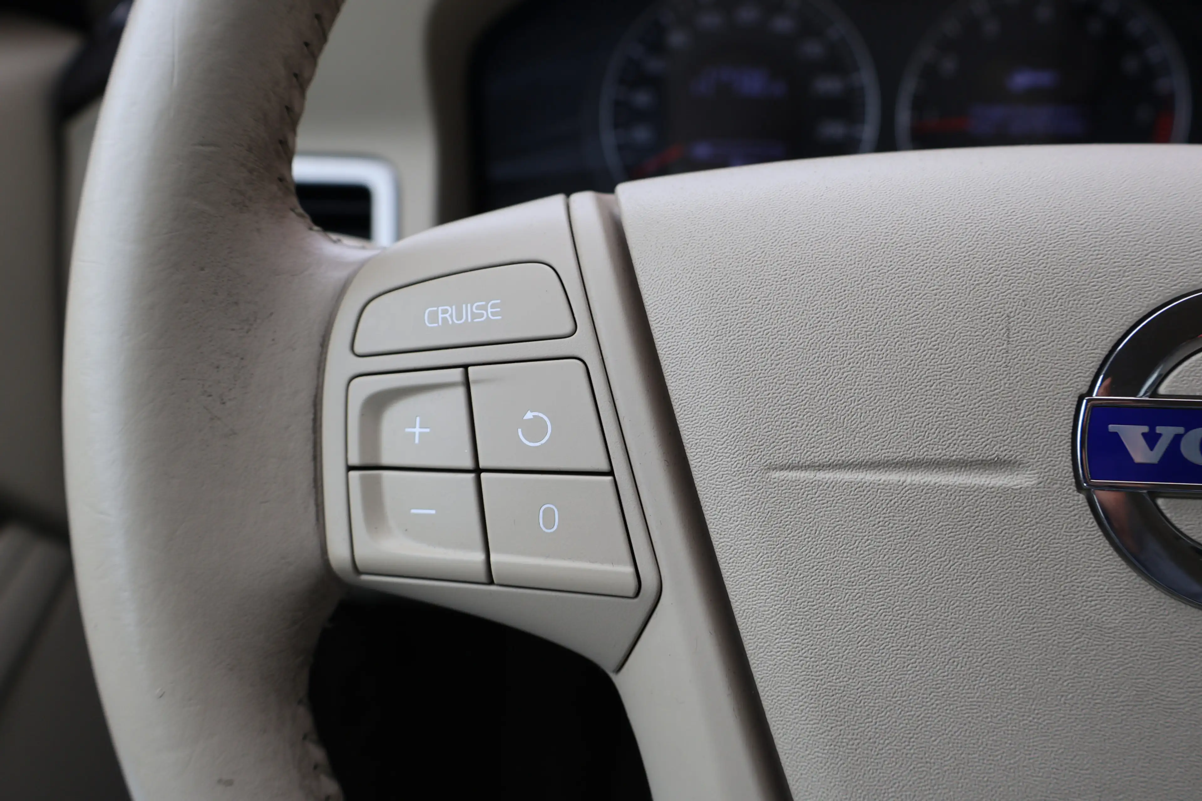 Volvo S80 2.0 T Limited Edition — photo 11