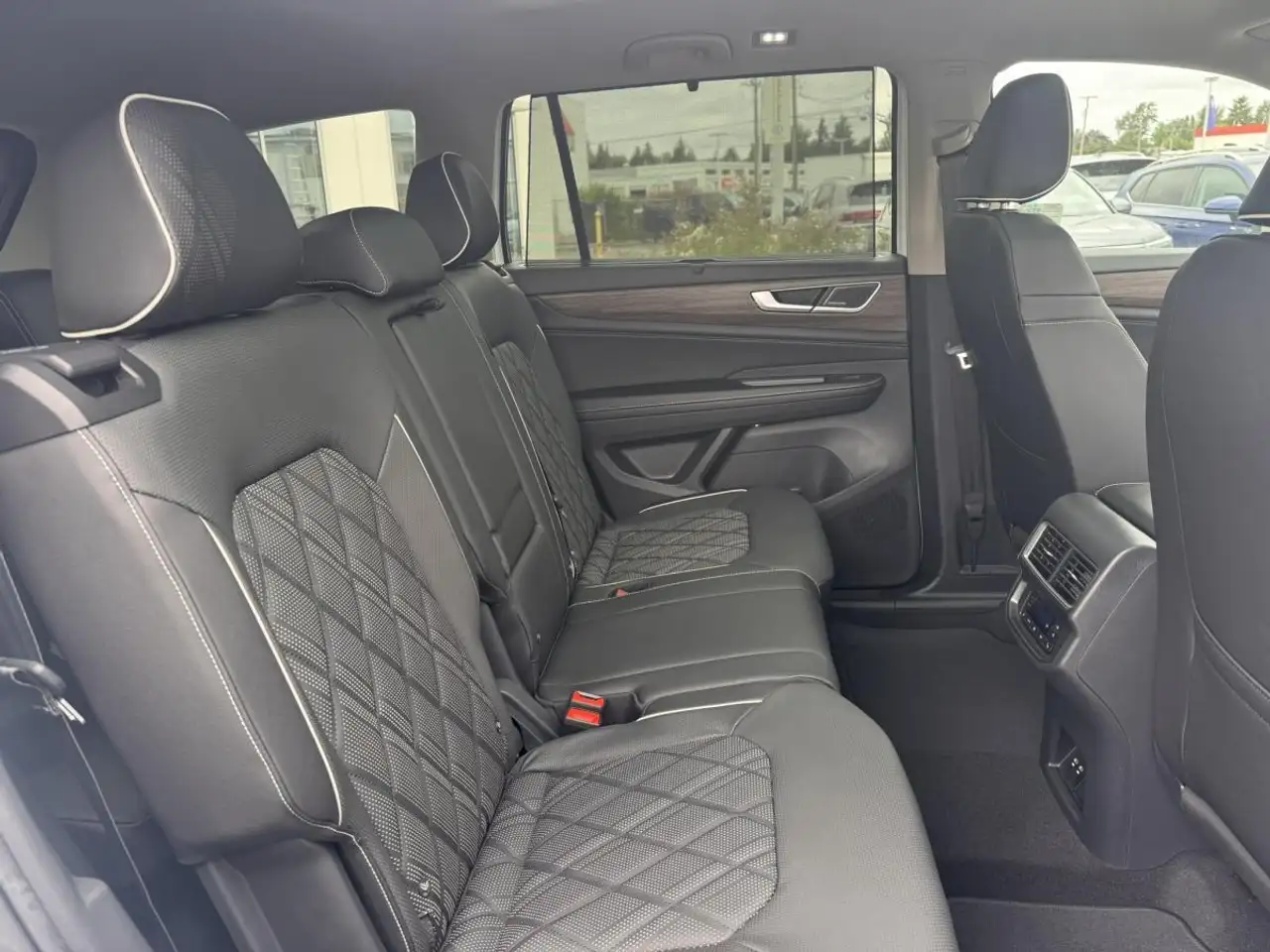 Volkswagen Atlas снимка Volkswagen Atlas