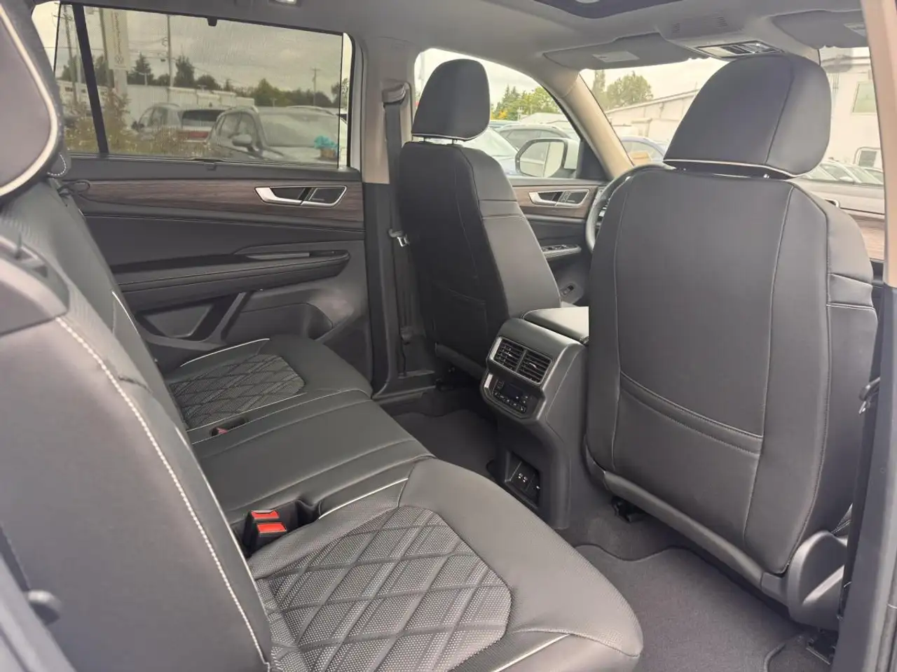 Volkswagen Atlas снимка Volkswagen Atlas