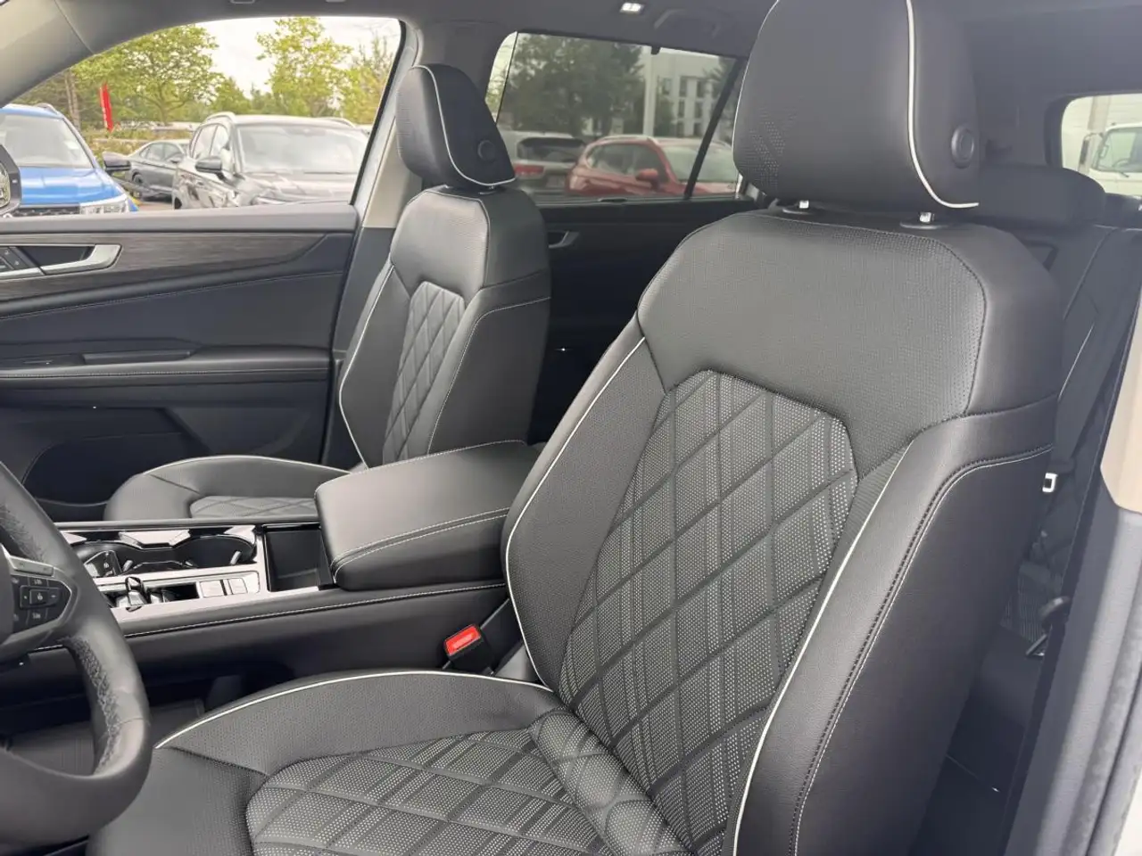 Volkswagen Atlas снимка Volkswagen Atlas