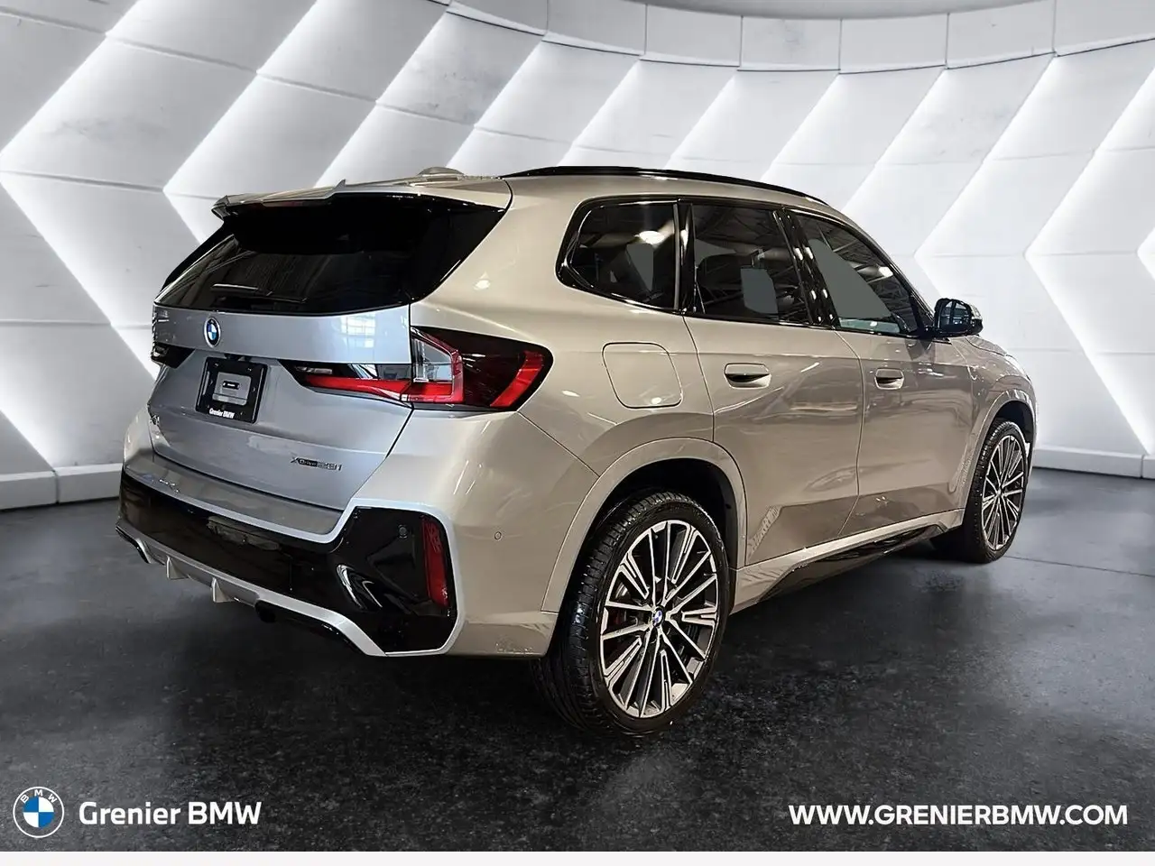 BMW X1 снимка BMW X1