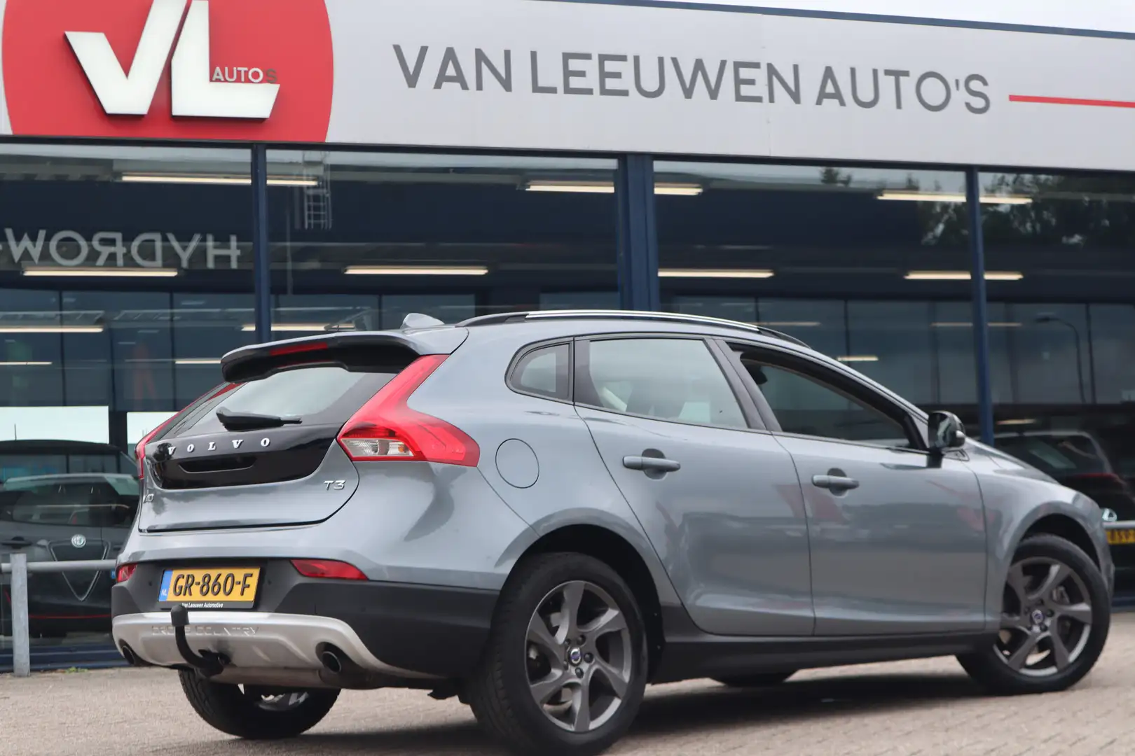 Volvo V40 Cross Country 1.5 T3 Momentum | Automaat | Trekhaak | Cruise Gri - 2