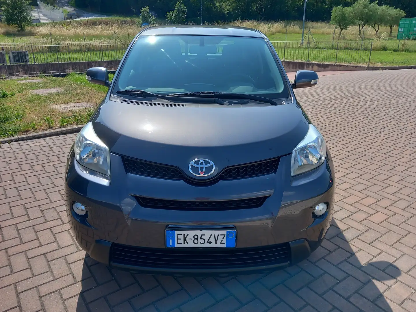 Toyota Urban Cruiser Urban Cruiser 1.4 d-4d Luxury Awd Gri - 2