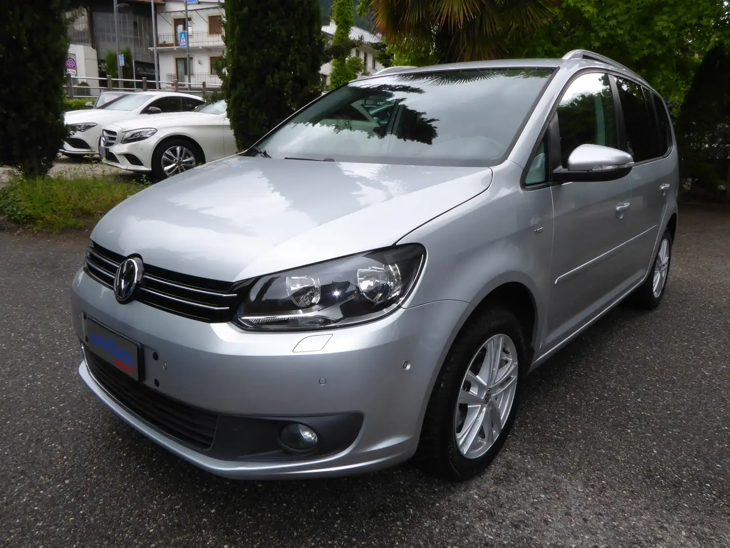 Volkswagen Touran 1.6 TDI 105CV CUP Plateado - 1