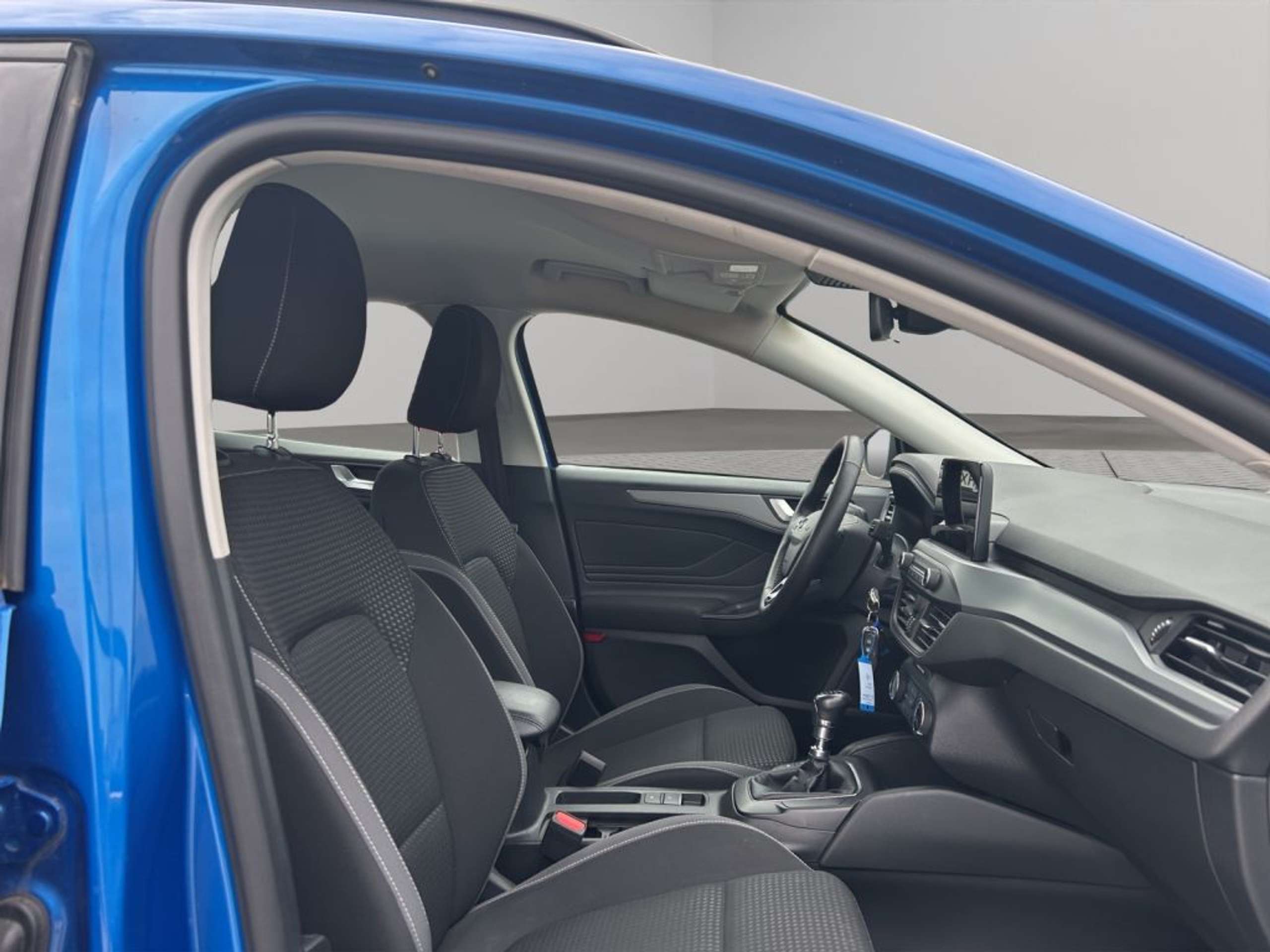 Fahrzeugabbildung Ford Focus Turnier 1.5 EcoBlue Start-Stopp-System COOL&CONNEC - mit KI generiert/bearbeitet