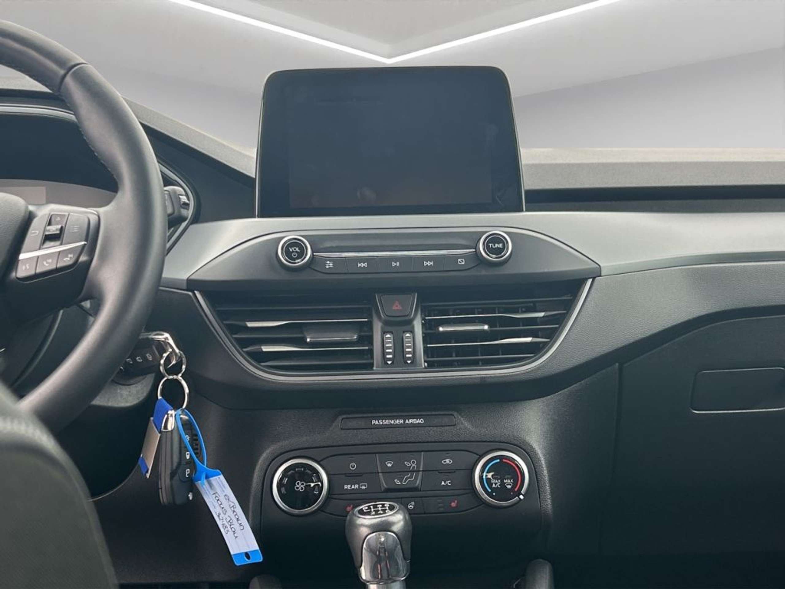 Fahrzeugabbildung Ford Focus Turnier 1.5 EcoBlue Start-Stopp-System COOL&CONNEC - mit KI generiert/bearbeitet