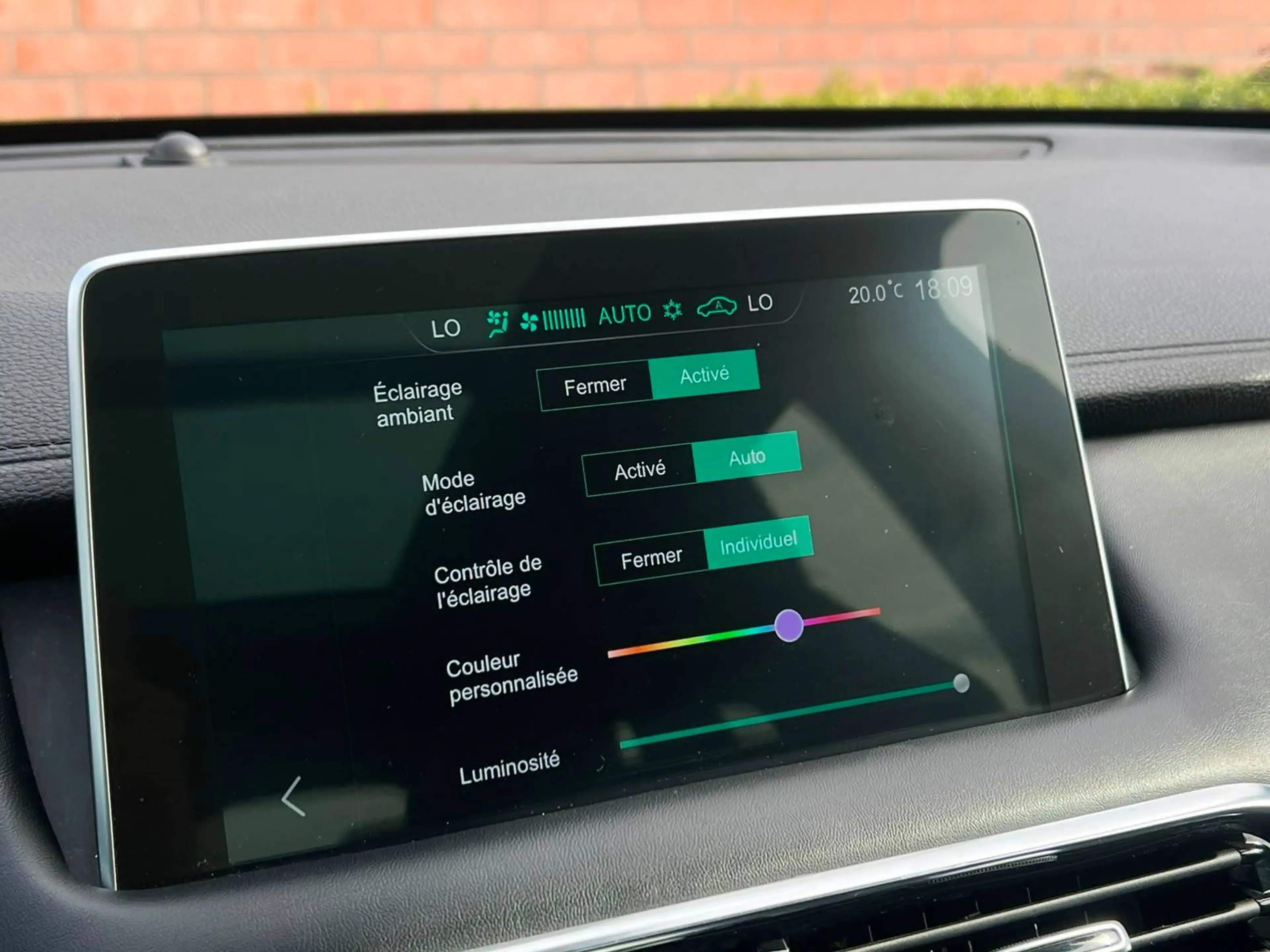 MG EHS EHS PHEV 1.5 Turbo Luxury — photo 11