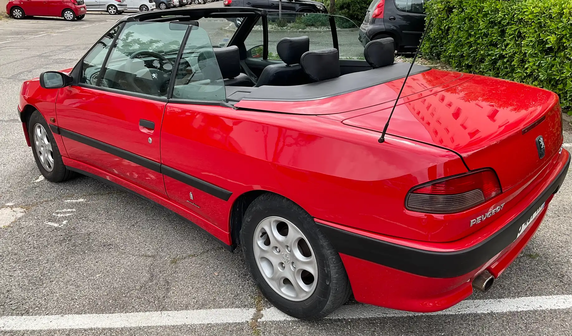 Peugeot 306 306 Cabriolet 1.6i Rood - 1