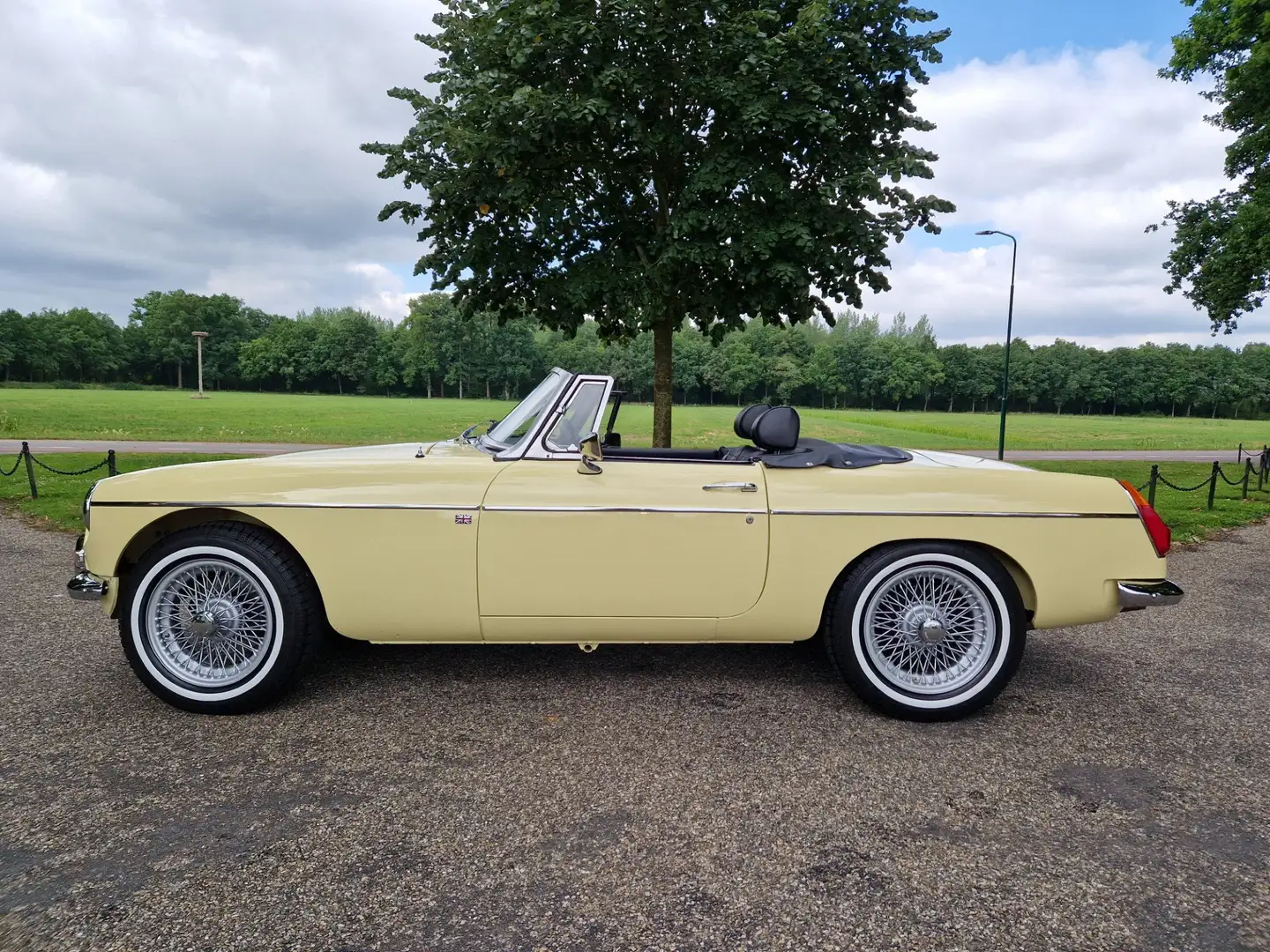 MG MGB Concoursstaat, Overdrive Yellow - 2