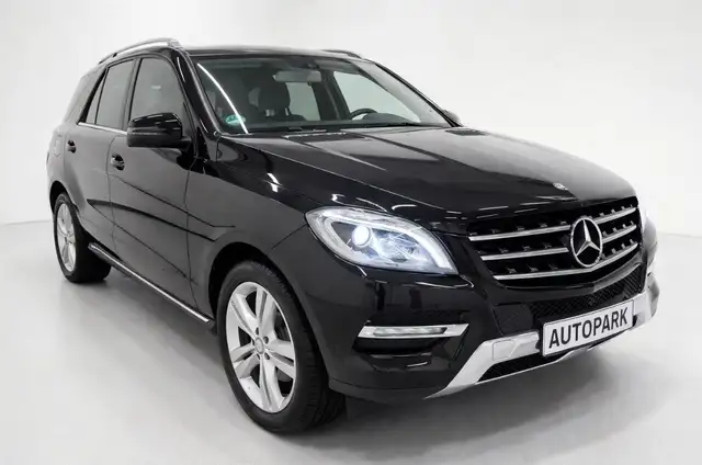 Mercedes-Benz ML 250 CDI BlueTec *AHK*LEDER*NAVI*PANORAMADACH*