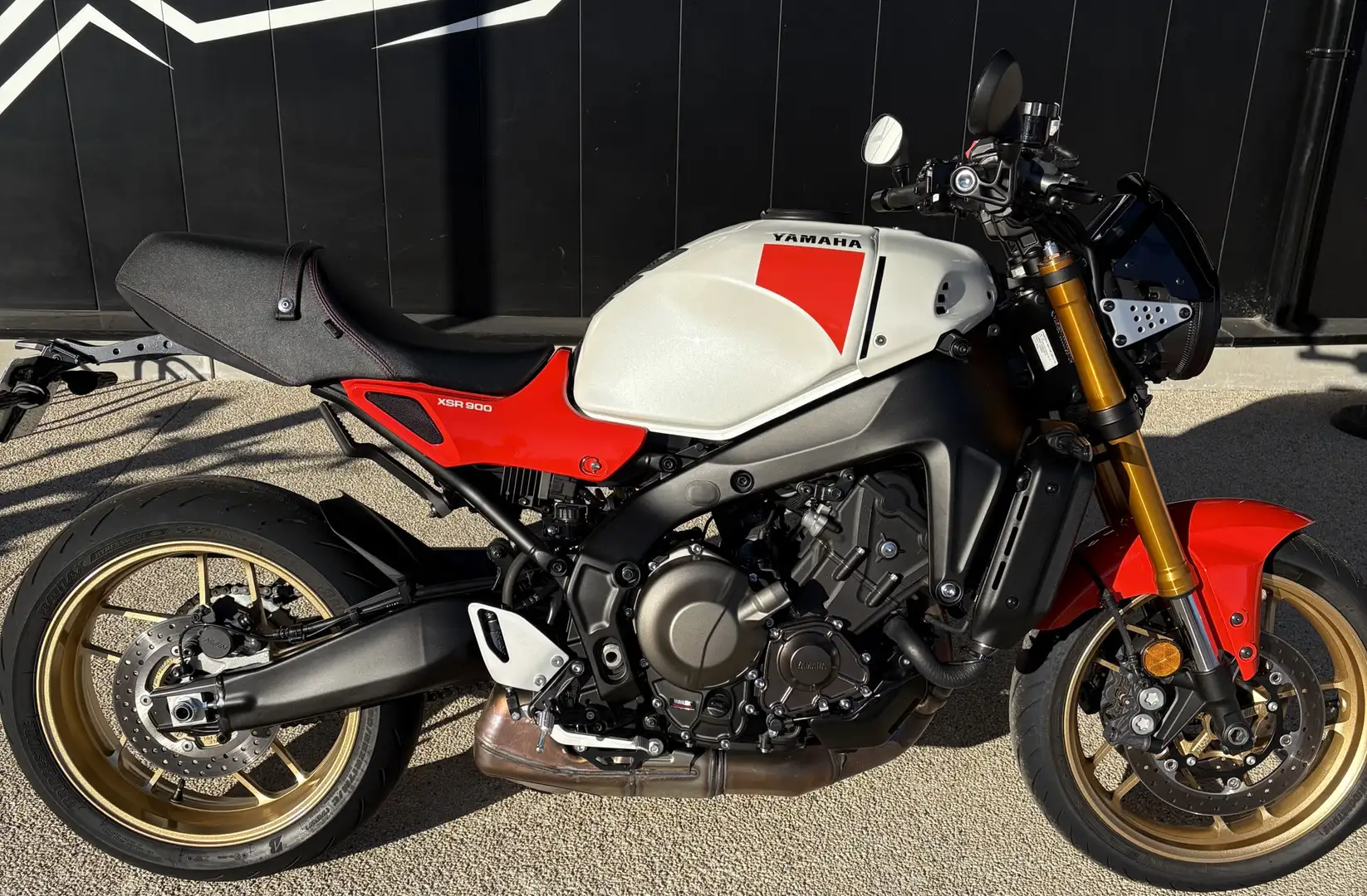 Yamaha XSR 900 Blanc - 1