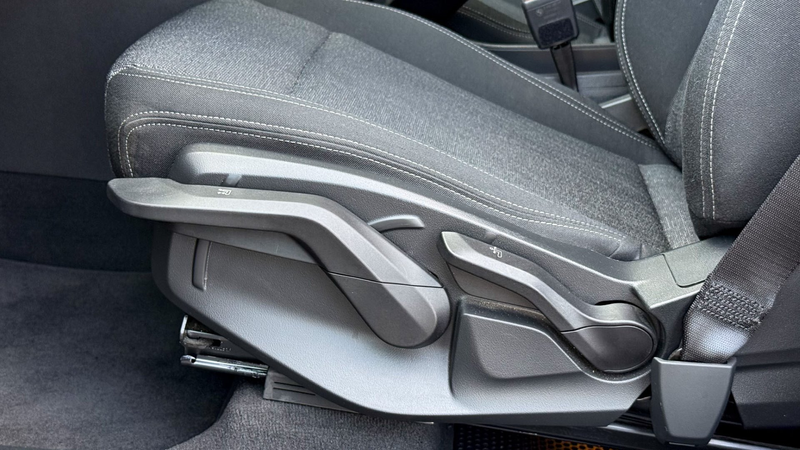 BMW X1 xDrive20d — photo 15