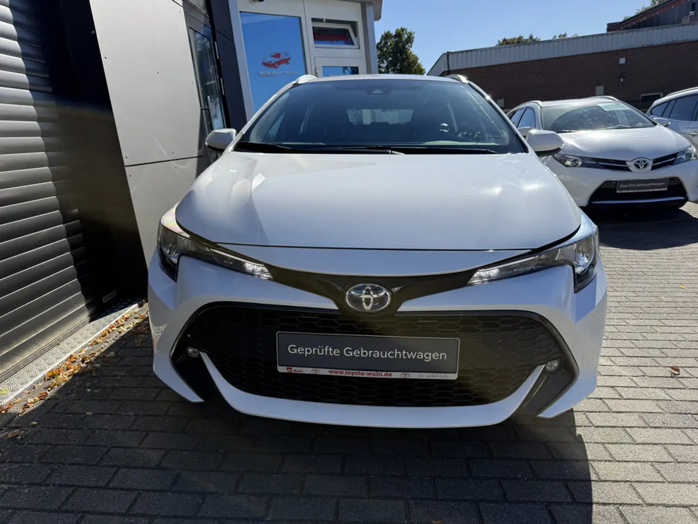 Toyota Corolla Touring Sports 1.8 Hybrid Business Edition Weiß - 2