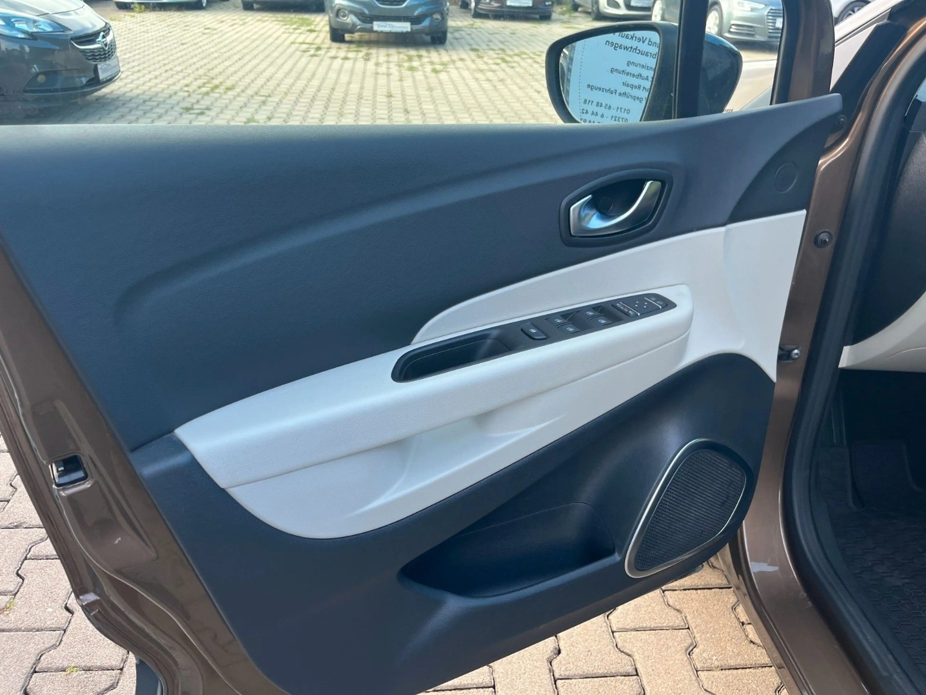 Renault Captur Expression,Klimaautomatik,Navi,Leder,Ahk — photo 11