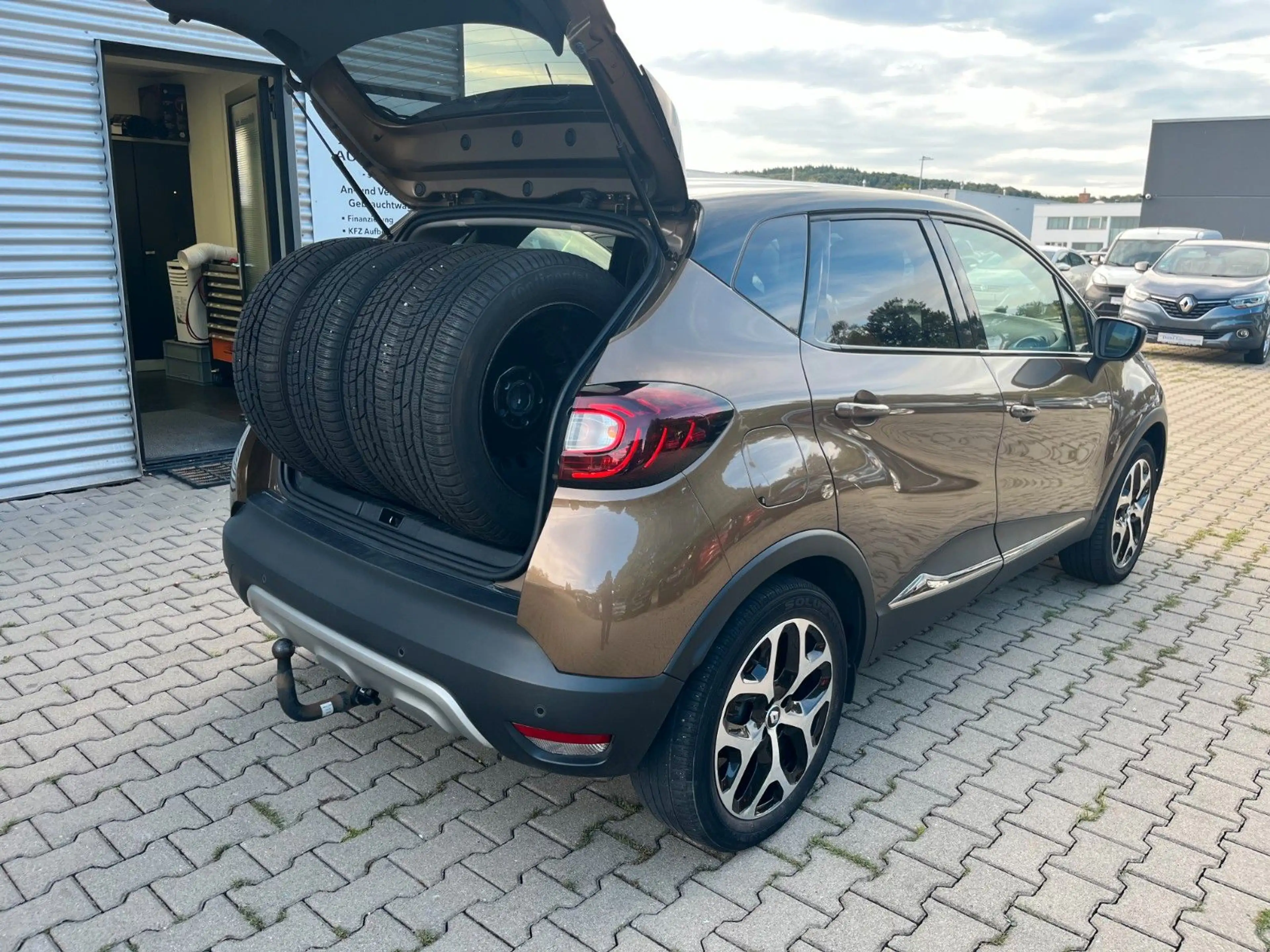 Renault Captur Expression,Klimaautomatik,Navi,Leder,Ahk — photo 4