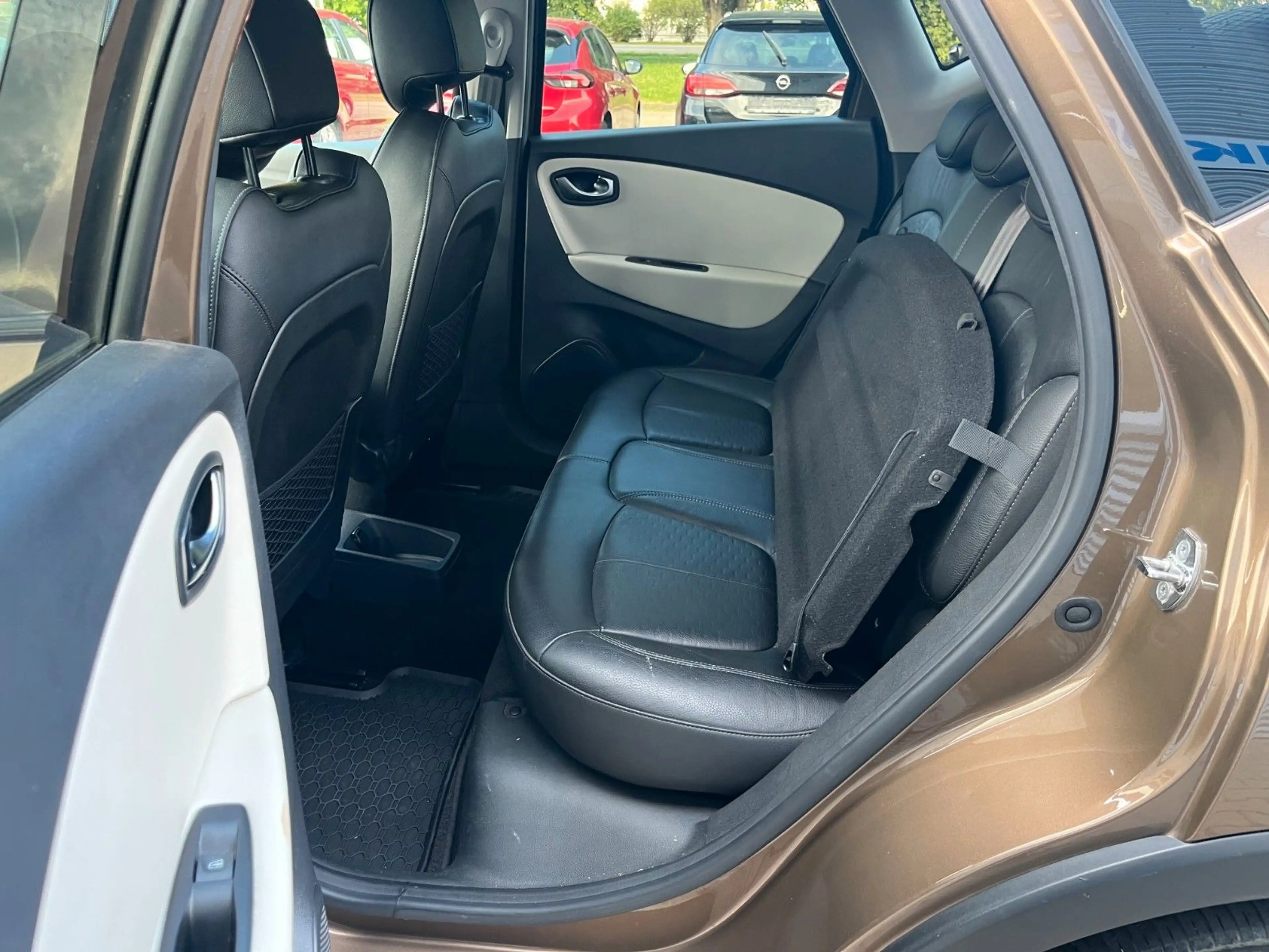 Renault Captur Expression,Klimaautomatik,Navi,Leder,Ahk — photo 12