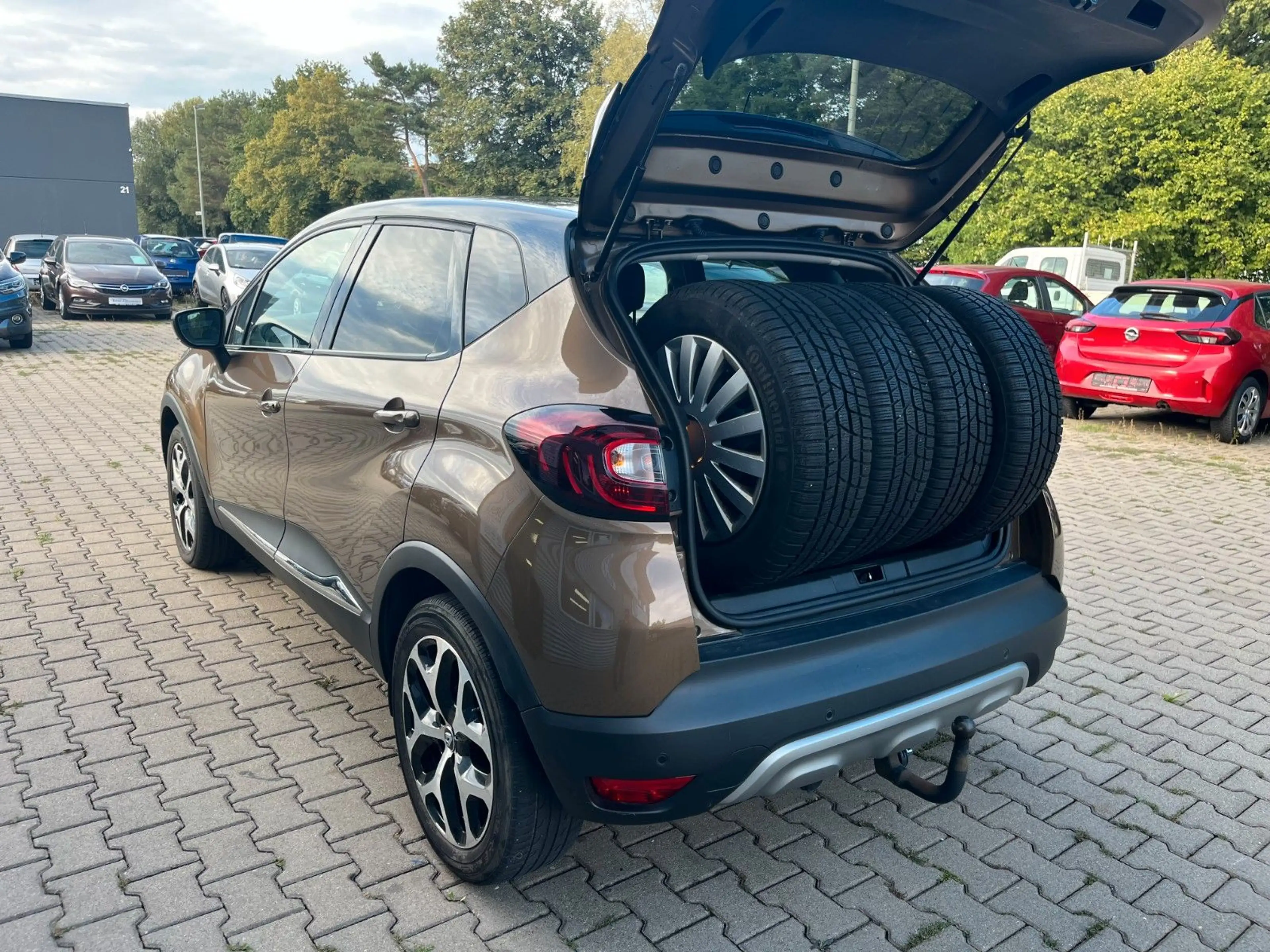 Renault Captur Expression,Klimaautomatik,Navi,Leder,Ahk — photo 3