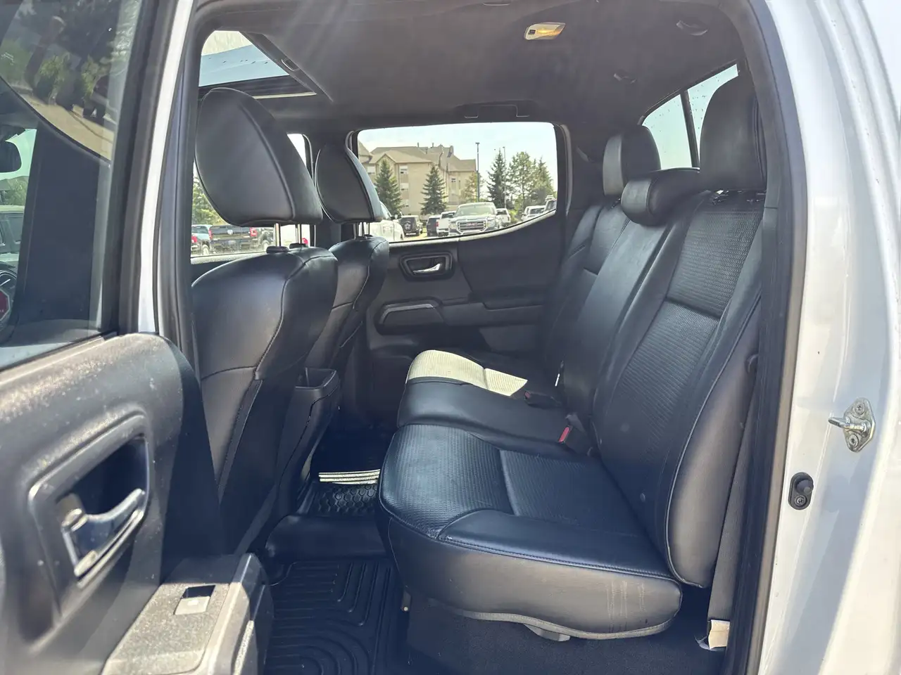 Toyota Tacoma снимка Toyota Tacoma