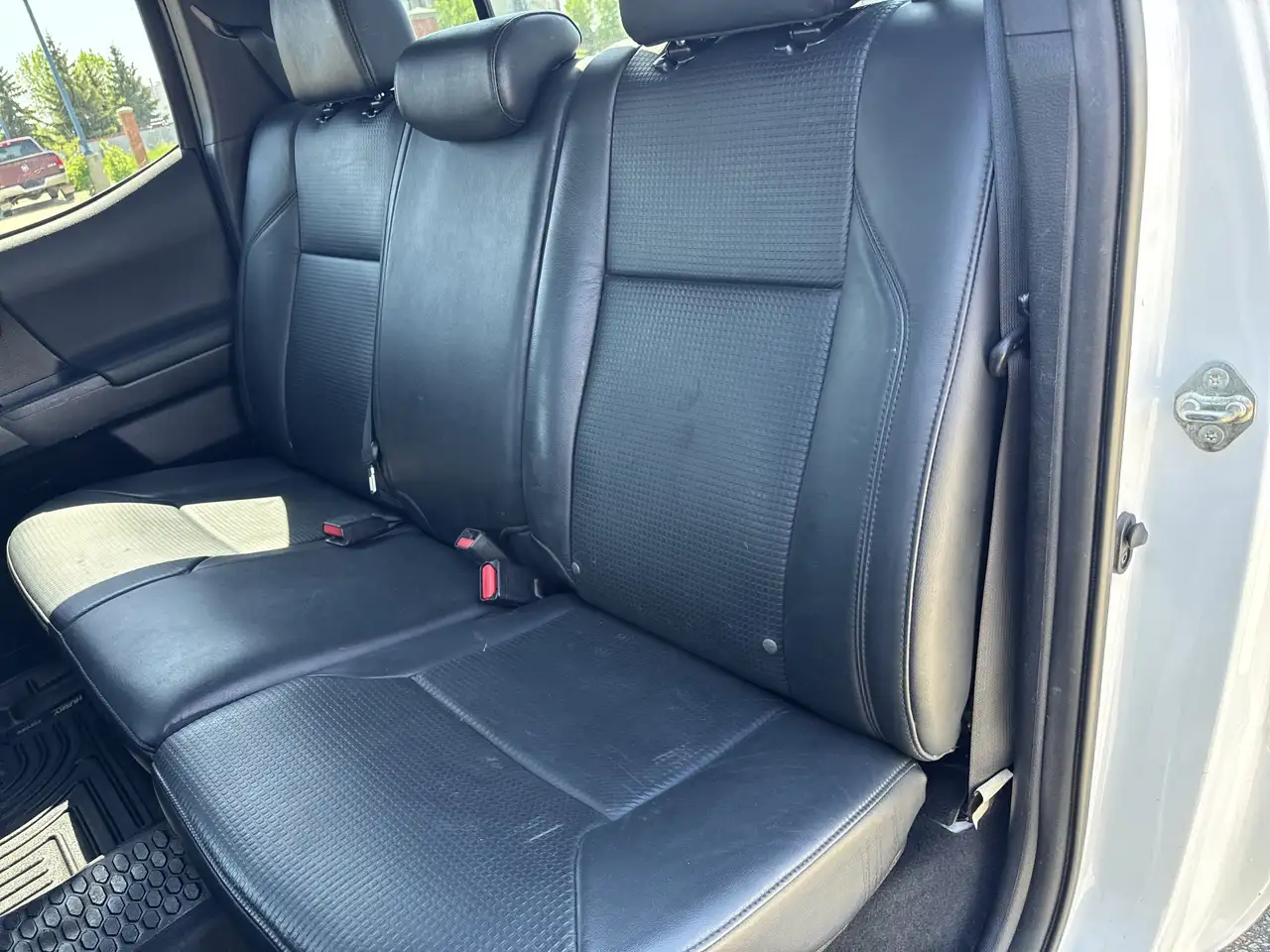 Toyota Tacoma снимка Toyota Tacoma