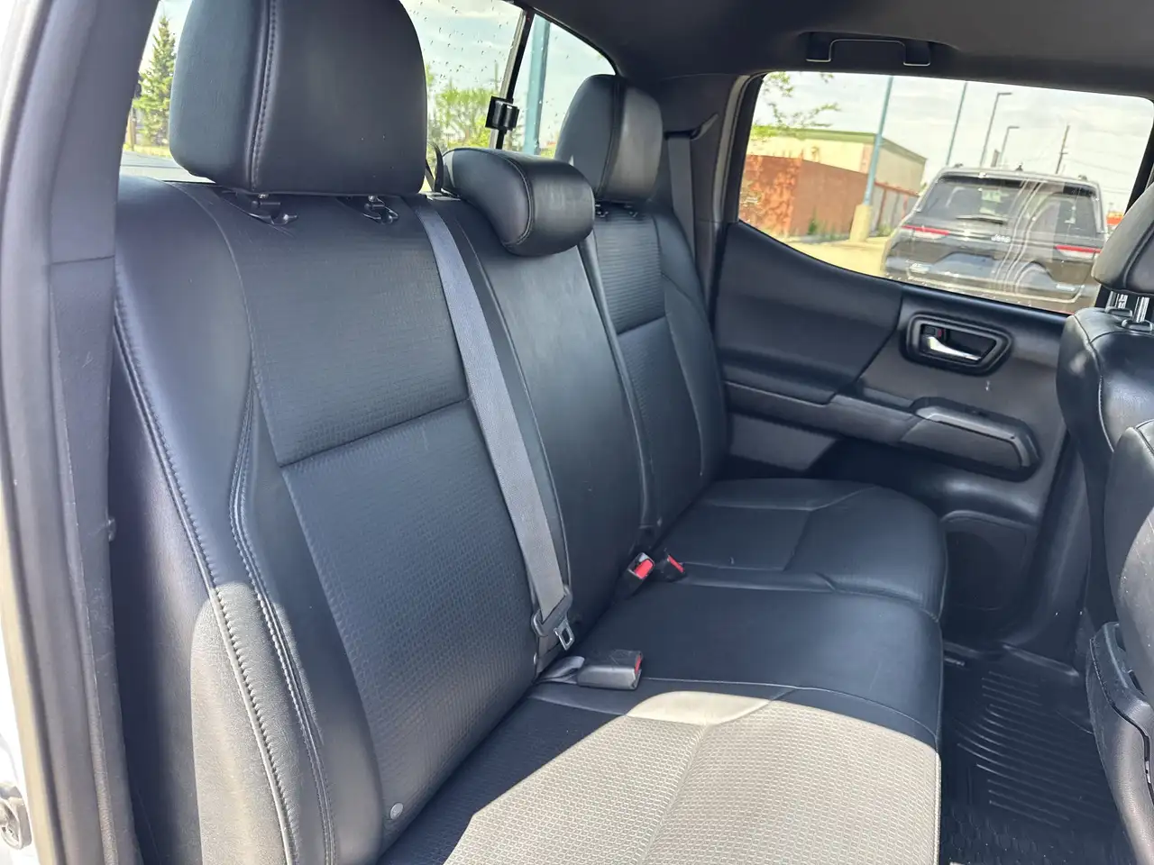Toyota Tacoma снимка Toyota Tacoma