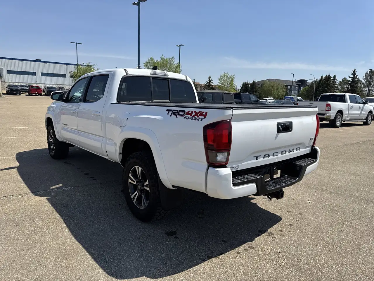 Toyota Tacoma снимка Toyota Tacoma