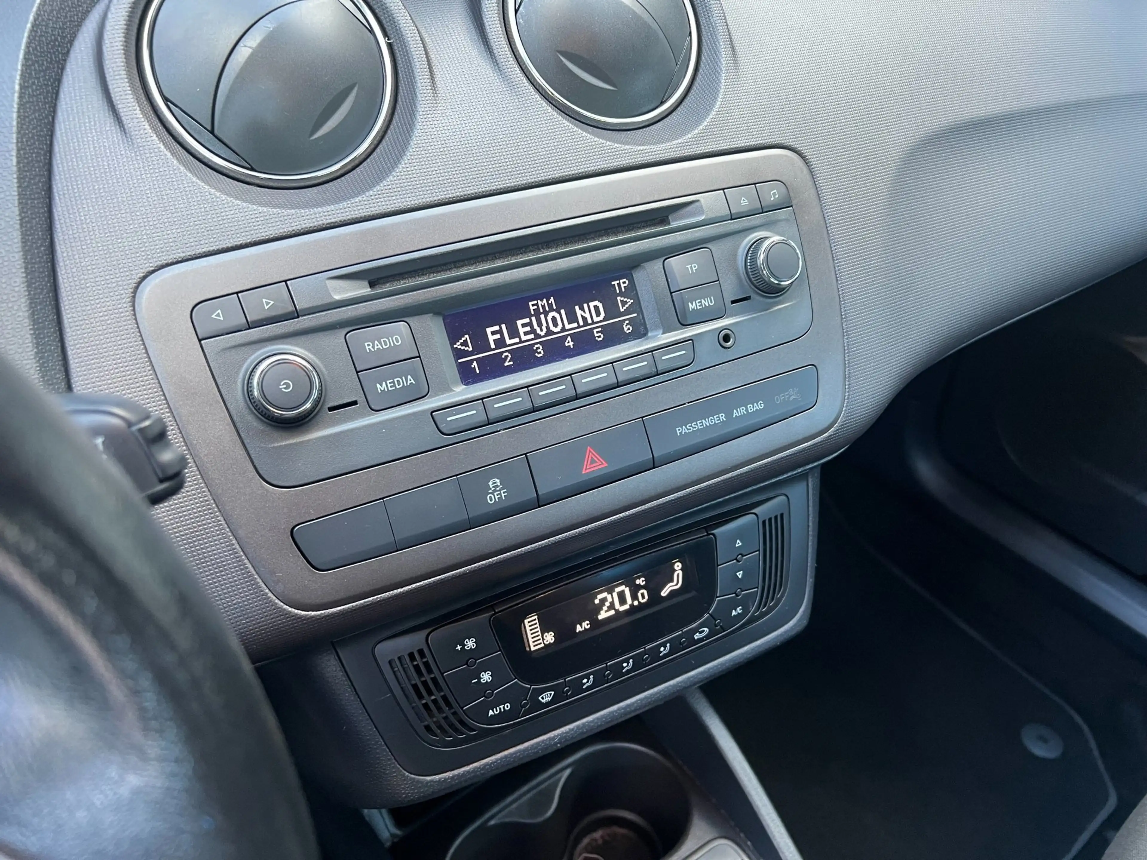 SEAT Ibiza 1.4 Reference, Airco, Climate control — photo 15