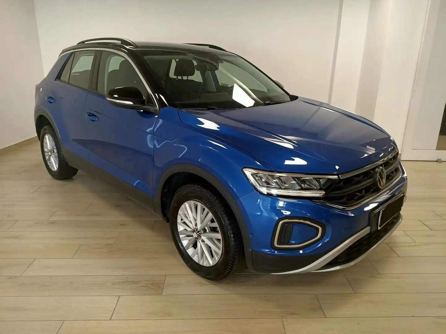 Volkswagen T-Roc 1.0 TSI Life Blauw - 1