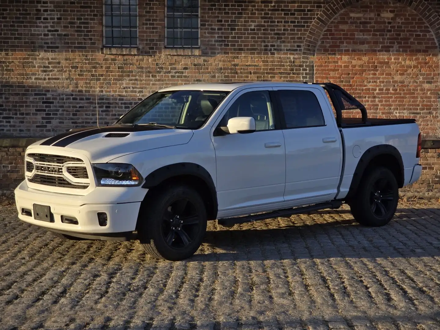 Dodge RAM Laramie,4x4 ,5.7 Hemi,Crew Cab Blanc - 2