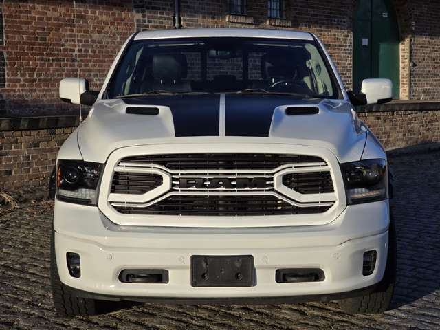 Imagine Dodge RAM Laramie,4x4 ,5.7 Hemi,Crew Cab