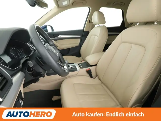 Audi Q5 view 10