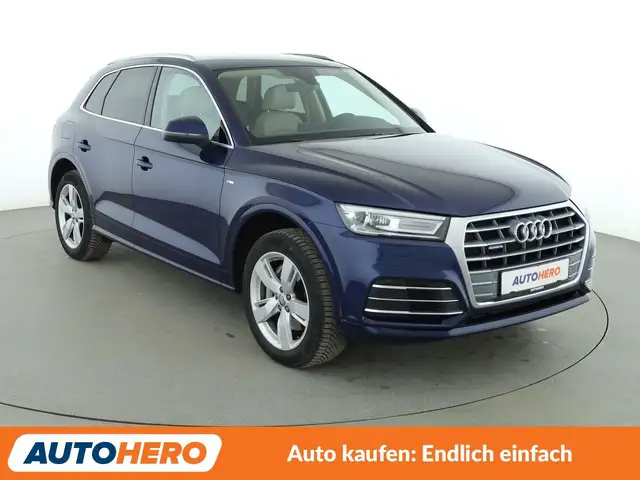 Audi Q5 view 8