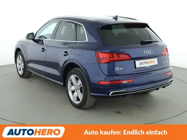 Audi Q5 view 4