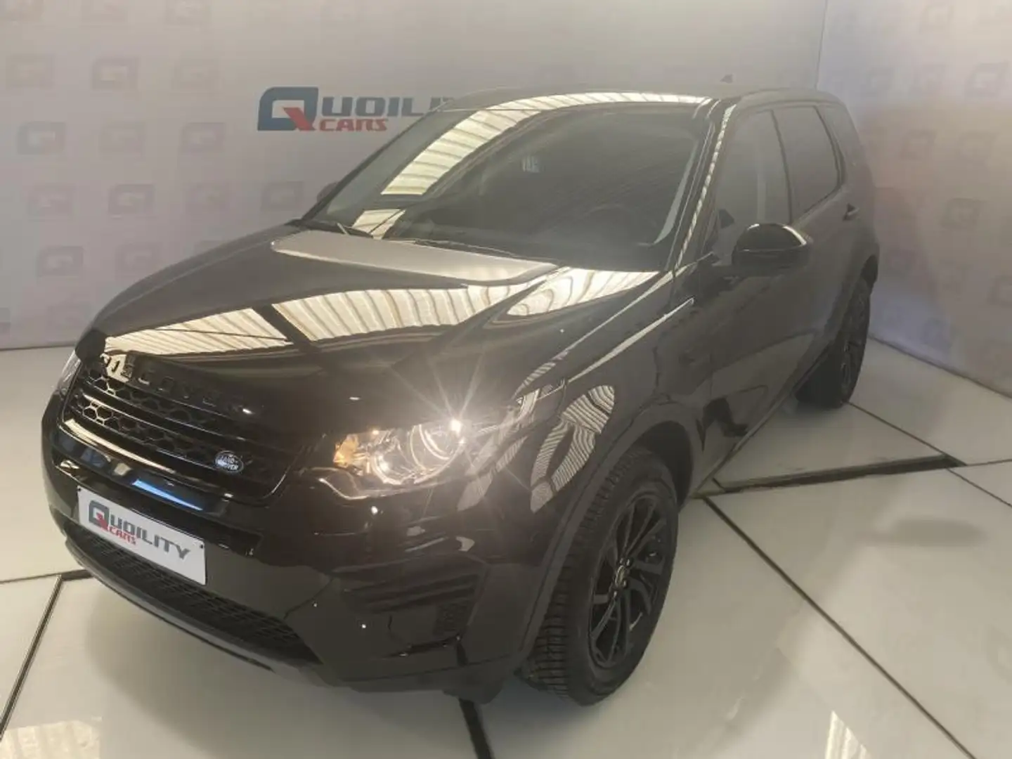 Land Rover Discovery Sport D150 Zwart - 2