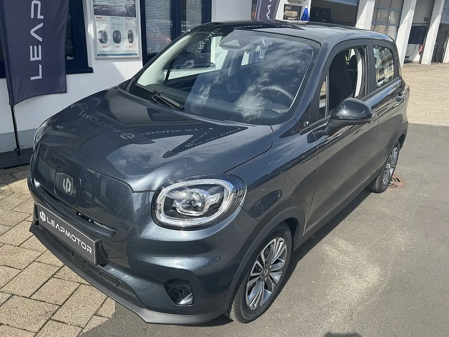 Leapmotor T03 Elektro 36kWh Grau - 1
