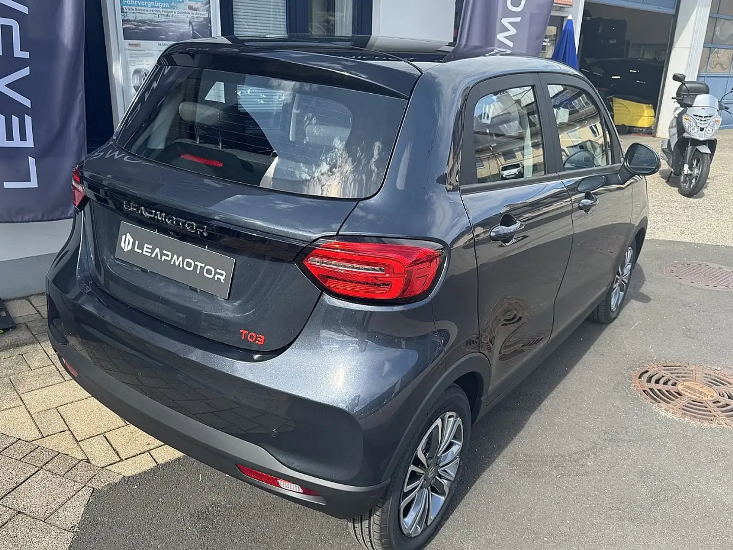 Leapmotor T03 Elektro 36kWh Grau - 2