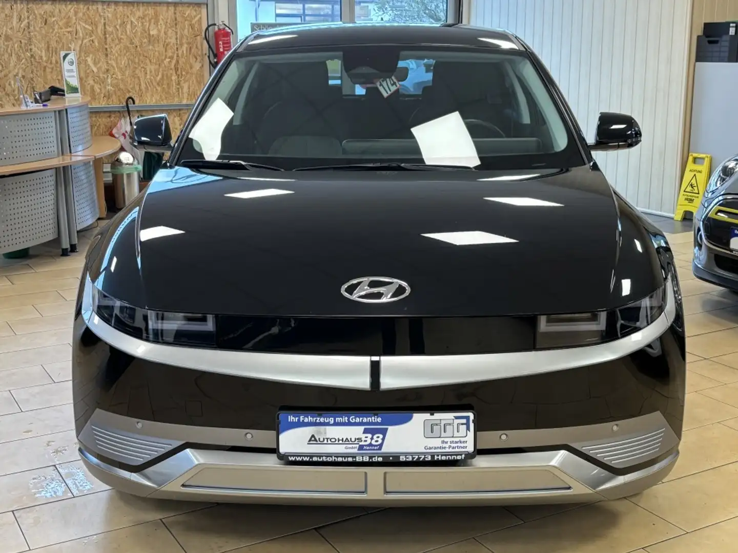 Hyundai IONIQ 5 Techniq Elektro 4WD LED Navi R.Cam 4xSHZ Schwarz - 2