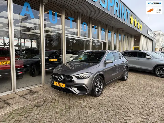Mercedes-Benz GLA 200 AMG Line 163PK / SFEERVERLICHTING /ELEKTRISCHE ACH