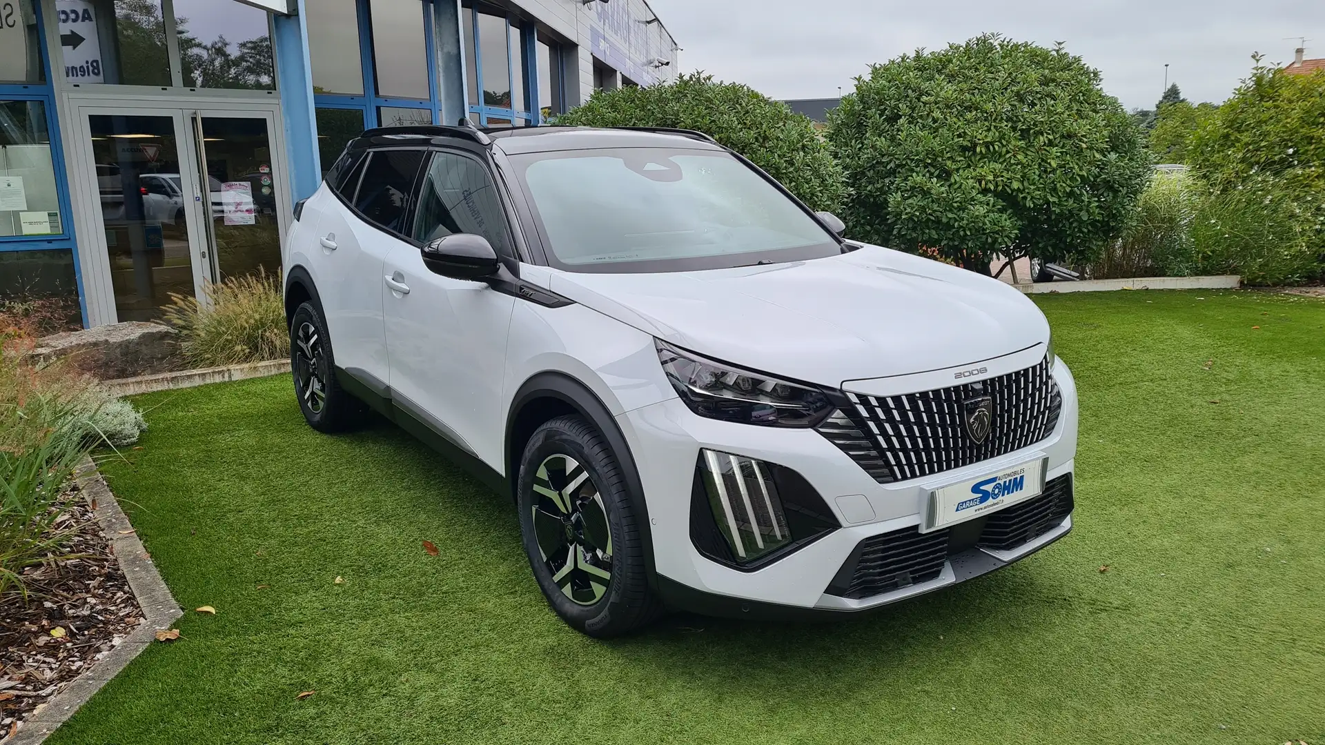 Peugeot 2008 1.2 HYBRID 145CH GT E-DCS6 Blanc - 1