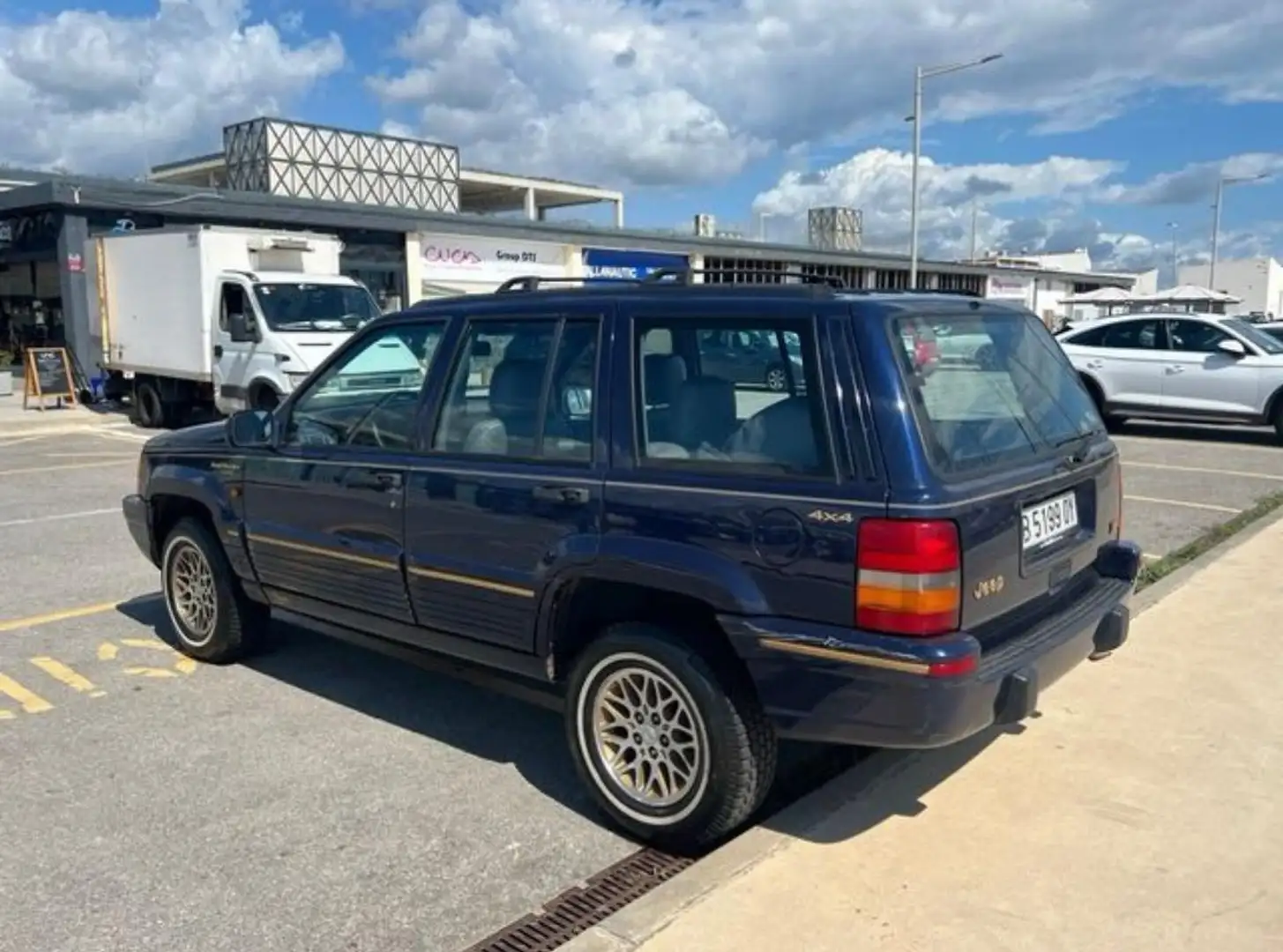 Jeep Grand Cherokee 5.2 Limited V8 Aut. - 2