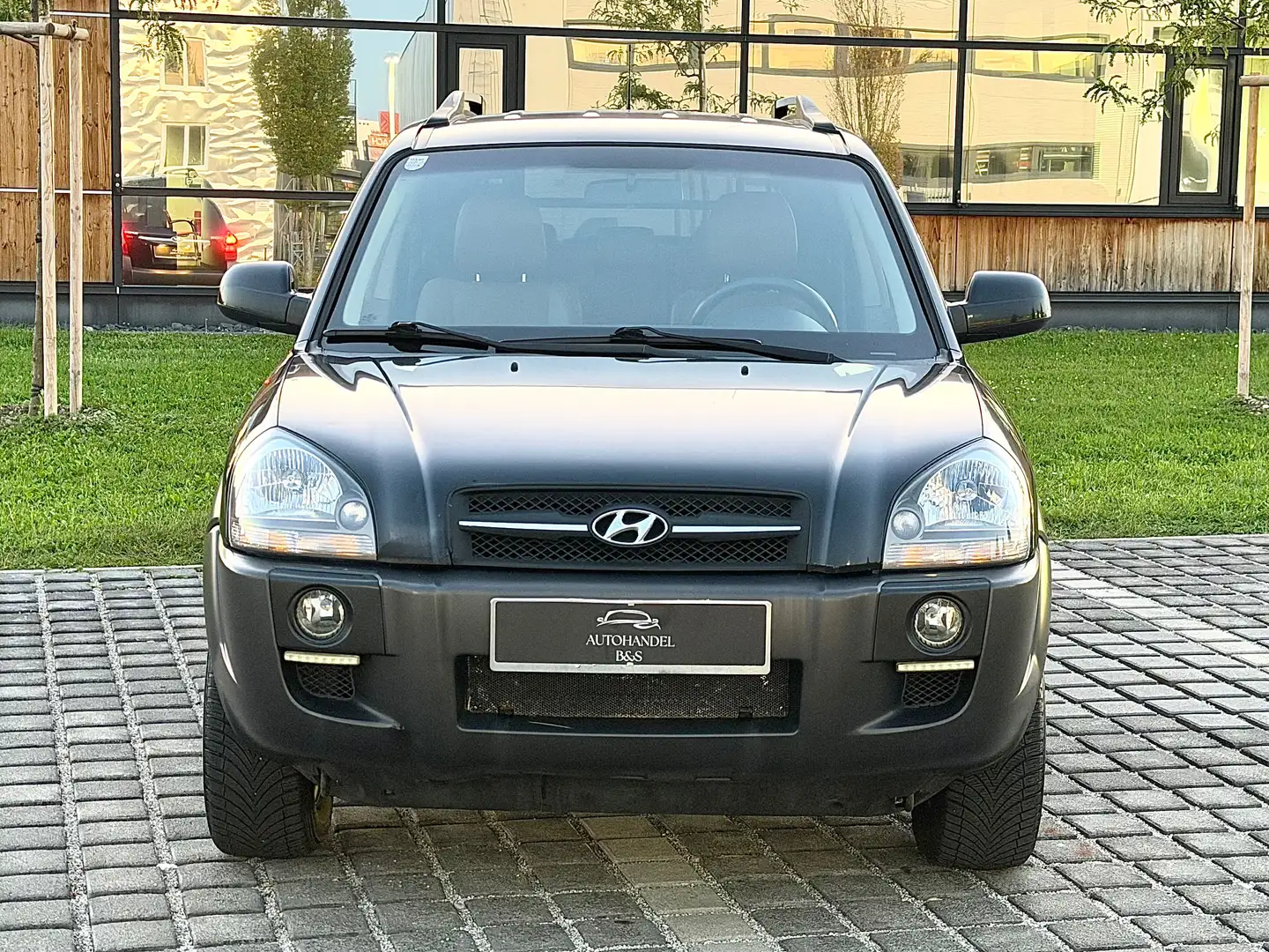 Hyundai TUCSON Tucson 2,0 Style CRDi VGT 2WD Aut. DPF Style Schwarz - 2